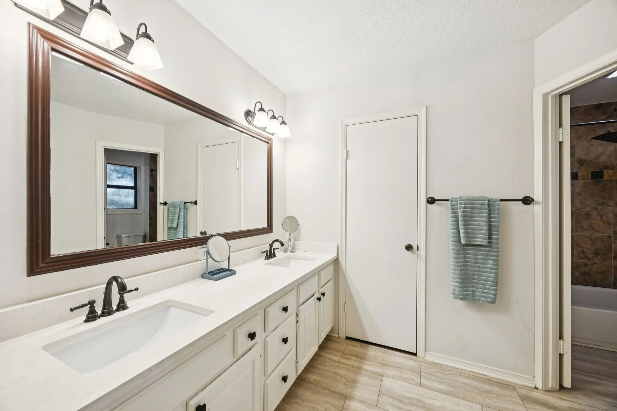 Single Family Residence For Sale in Collin County , 801 Whitehall Drive, Plano, Texas 75023, 3 Bedroom, 2 Bathroom, 2 Garage spaces, 1,452 Sqft, built in 1981, mls#21377026, Real Estate Agent in Plano, Homes For Sale in Collin county, Homes For Sale in Plano, Realtor in Plano Texas, Real Estate Brokerage Independent Realty Texas, Luminita Cordes Realtor