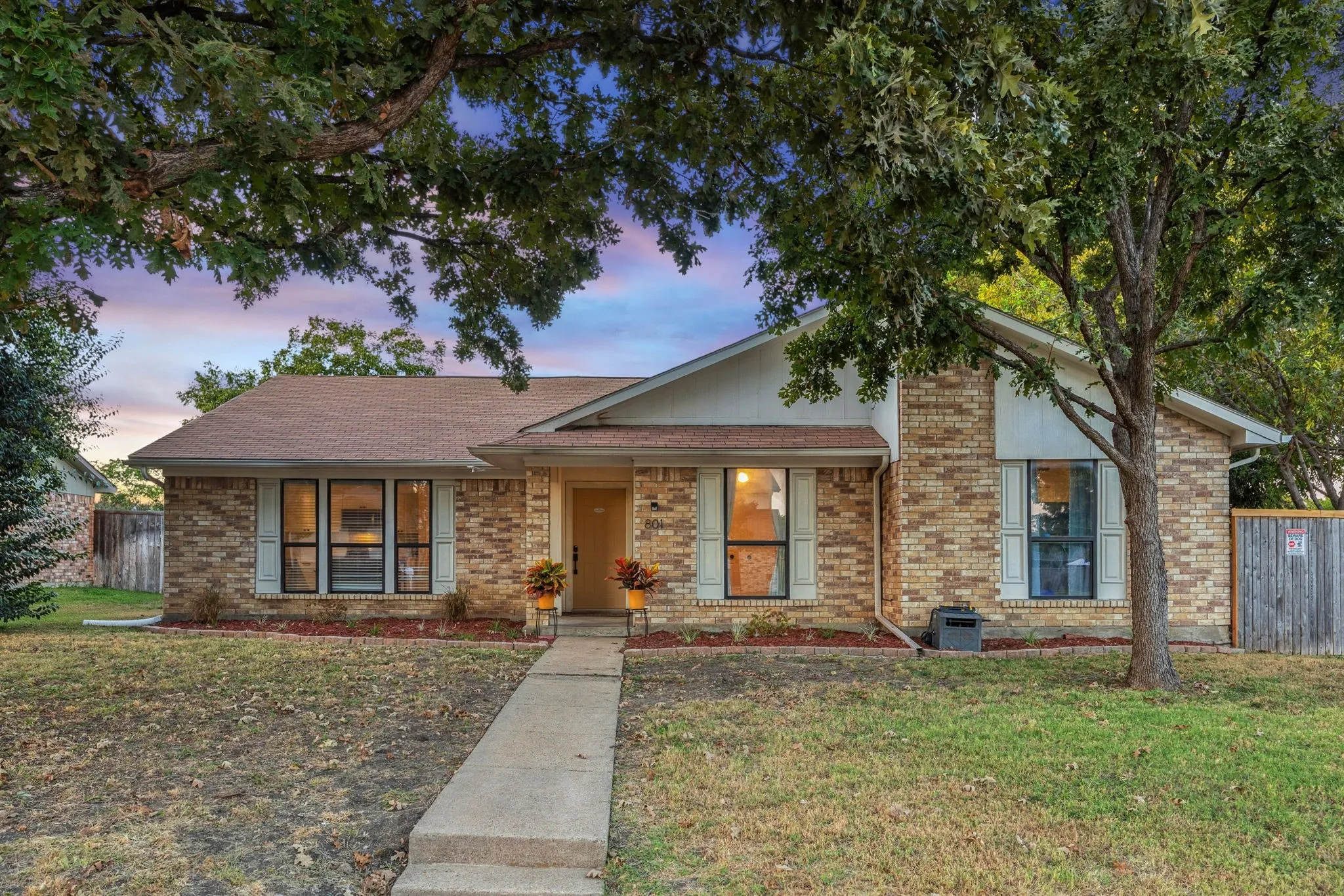 Single Family Residence For Sale in Collin County , 801 Whitehall Drive, Plano, Texas 75023, 3 Bedroom, 2 Bathroom, 2 Garage spaces, 1,452 Sqft, built in 1981, mls#21377026, Real Estate Agent in Plano, Homes For Sale in Collin county, Homes For Sale in Plano, Realtor in Plano Texas, Real Estate Brokerage Independent Realty Texas, Luminita Cordes Realtor
