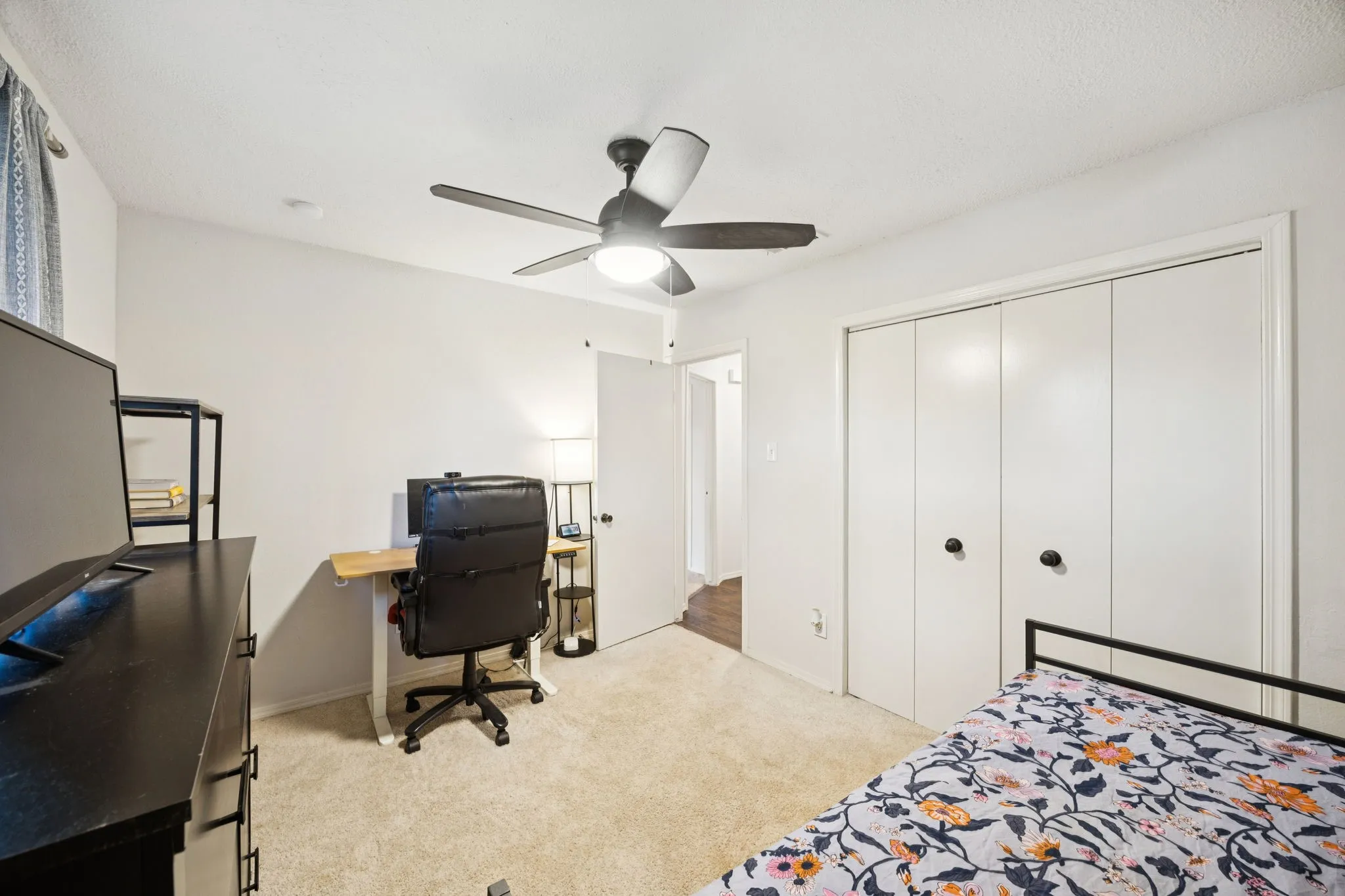 Single Family Residence For Sale in Collin County , 801 Whitehall Drive, Plano, Texas 75023, 3 Bedroom, 2 Bathroom, 2 Garage spaces, 1,452 Sqft, built in 1981, mls#21377026, Real Estate Agent in Plano, Homes For Sale in Collin county, Homes For Sale in Plano, Realtor in Plano Texas, Real Estate Brokerage Independent Realty Texas, Luminita Cordes Realtor