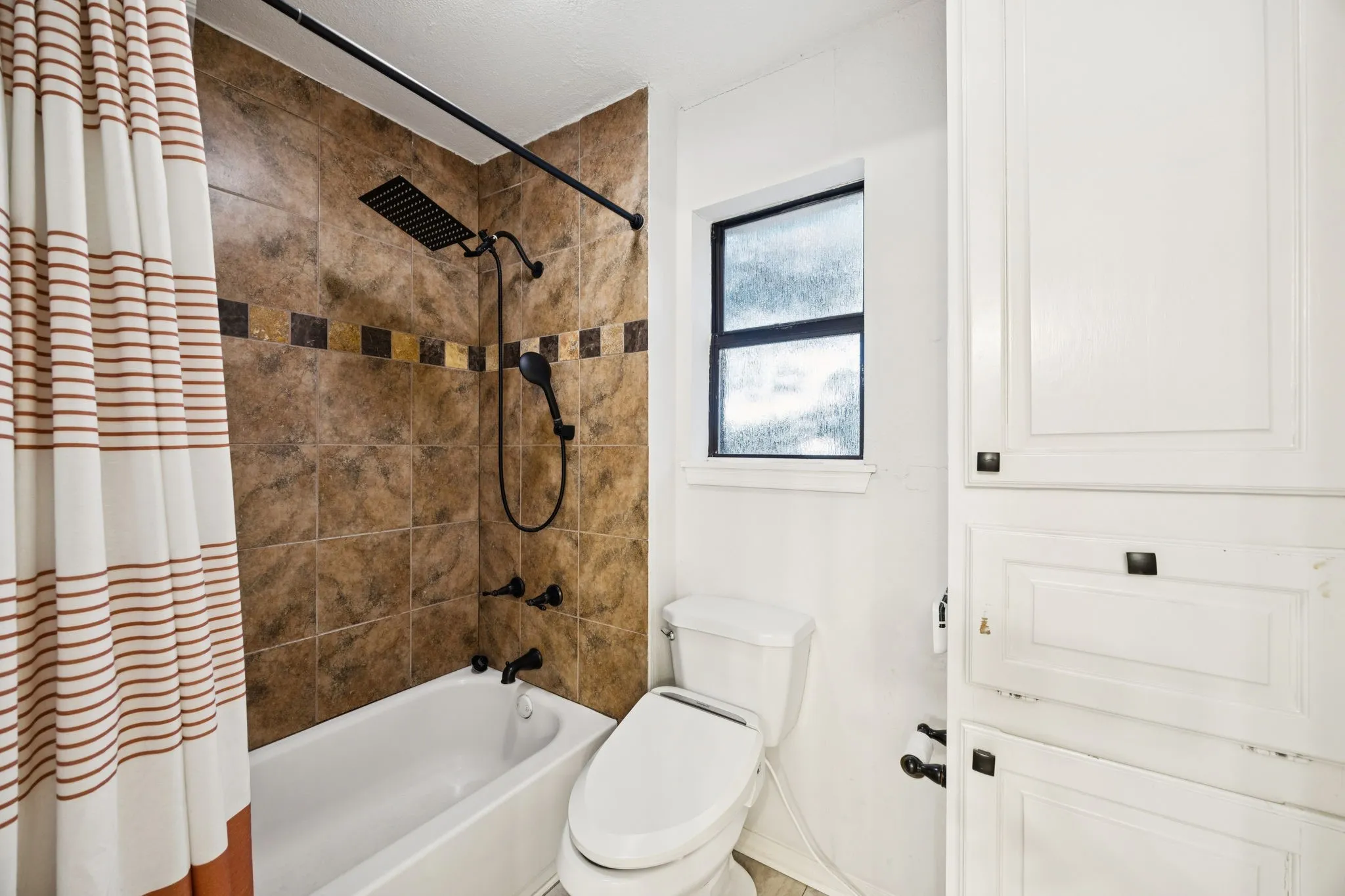 Single Family Residence For Sale in Collin County , 801 Whitehall Drive, Plano, Texas 75023, 3 Bedroom, 2 Bathroom, 2 Garage spaces, 1,452 Sqft, built in 1981, mls#21377026, Real Estate Agent in Plano, Homes For Sale in Collin county, Homes For Sale in Plano, Realtor in Plano Texas, Real Estate Brokerage Independent Realty Texas, Luminita Cordes Realtor