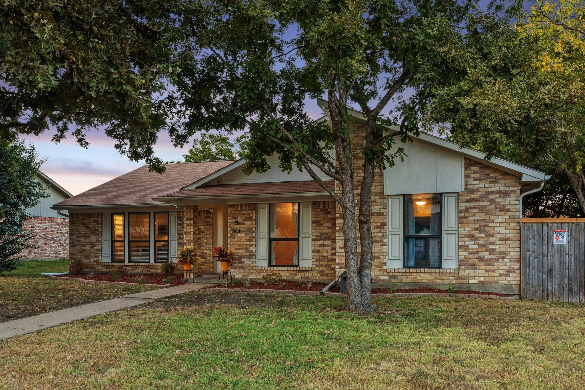 Single Family Residence For Sale in Collin County , 801 Whitehall Drive, Plano, Texas 75023, 3 Bedroom, 2 Bathroom, 2 Garage spaces, 1,452 Sqft, built in 1981, mls#21377026, Real Estate Agent in Plano, Homes For Sale in Collin county, Homes For Sale in Plano, Realtor in Plano Texas, Real Estate Brokerage Independent Realty Texas, Luminita Cordes Realtor
