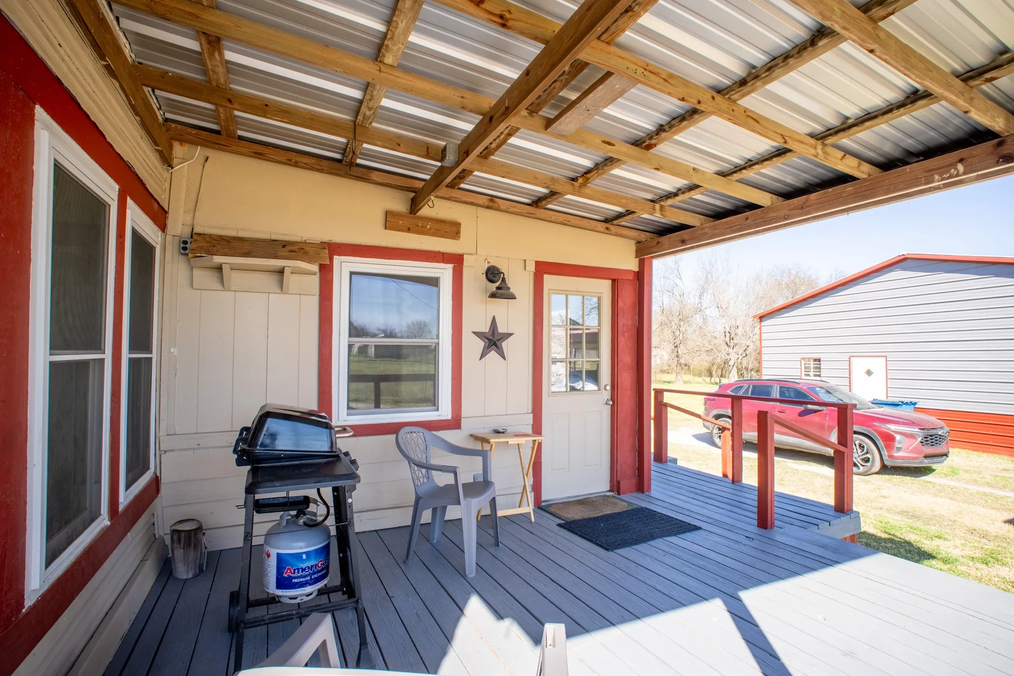 Single Family Residence For Sale in Freestone County , 108 S Avenue C, Wortham, Texas 76693, 2 Bedroom, 2 Bathroom, 3 Garage spaces, 2,082 Sqft, built in 1950, mls#21377289, Real Estate Agent in Wortham, Homes For Sale in Freestone county, Homes For Sale in Wortham, Realtor in Wortham Texas, Real Estate Brokerage Independent Realty Texas, Luminita Cordes Realtor
