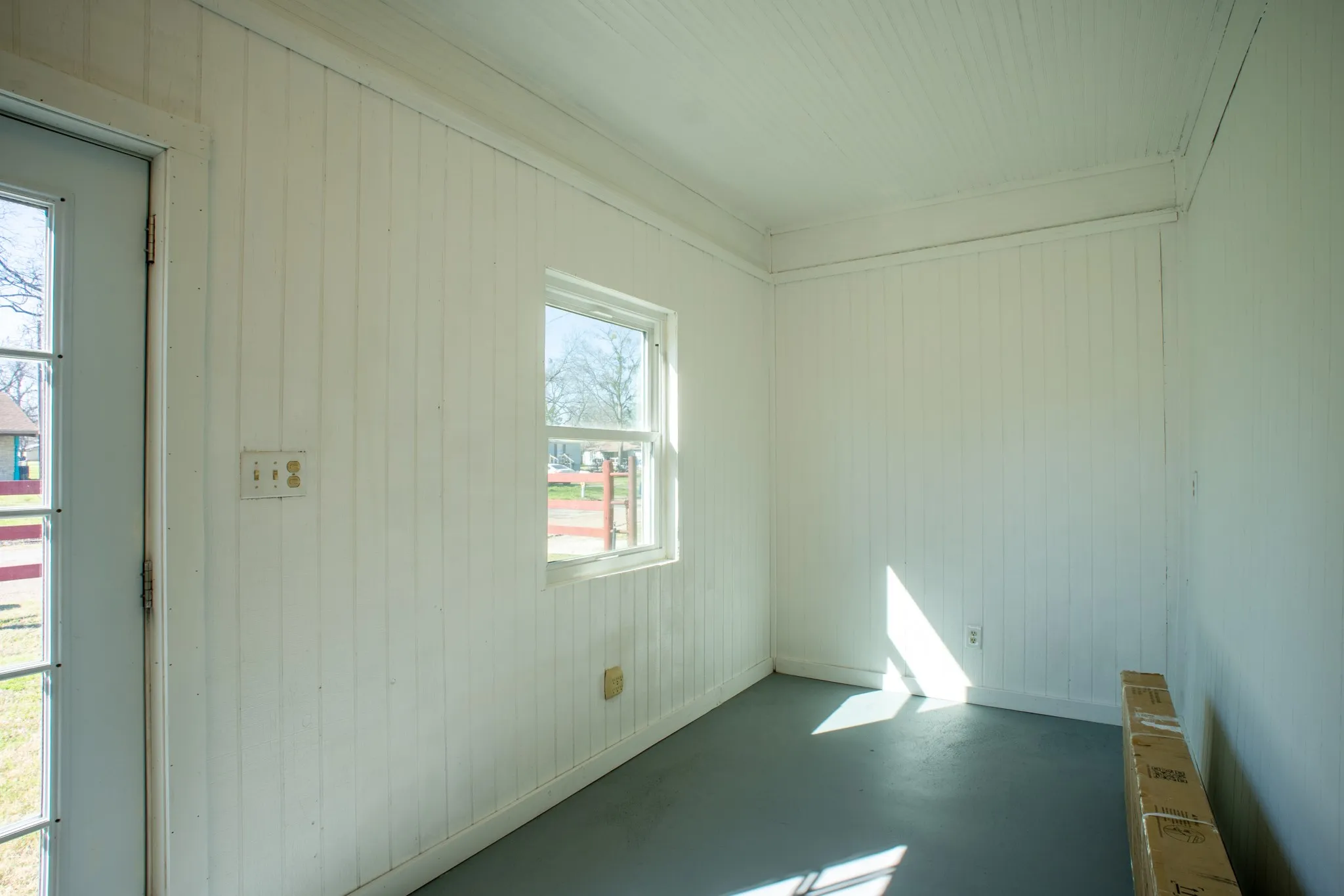 Single Family Residence For Sale in Freestone County , 108 S Avenue C, Wortham, Texas 76693, 2 Bedroom, 2 Bathroom, 3 Garage spaces, 2,082 Sqft, built in 1950, mls#21377289, Real Estate Agent in Wortham, Homes For Sale in Freestone county, Homes For Sale in Wortham, Realtor in Wortham Texas, Real Estate Brokerage Independent Realty Texas, Luminita Cordes Realtor