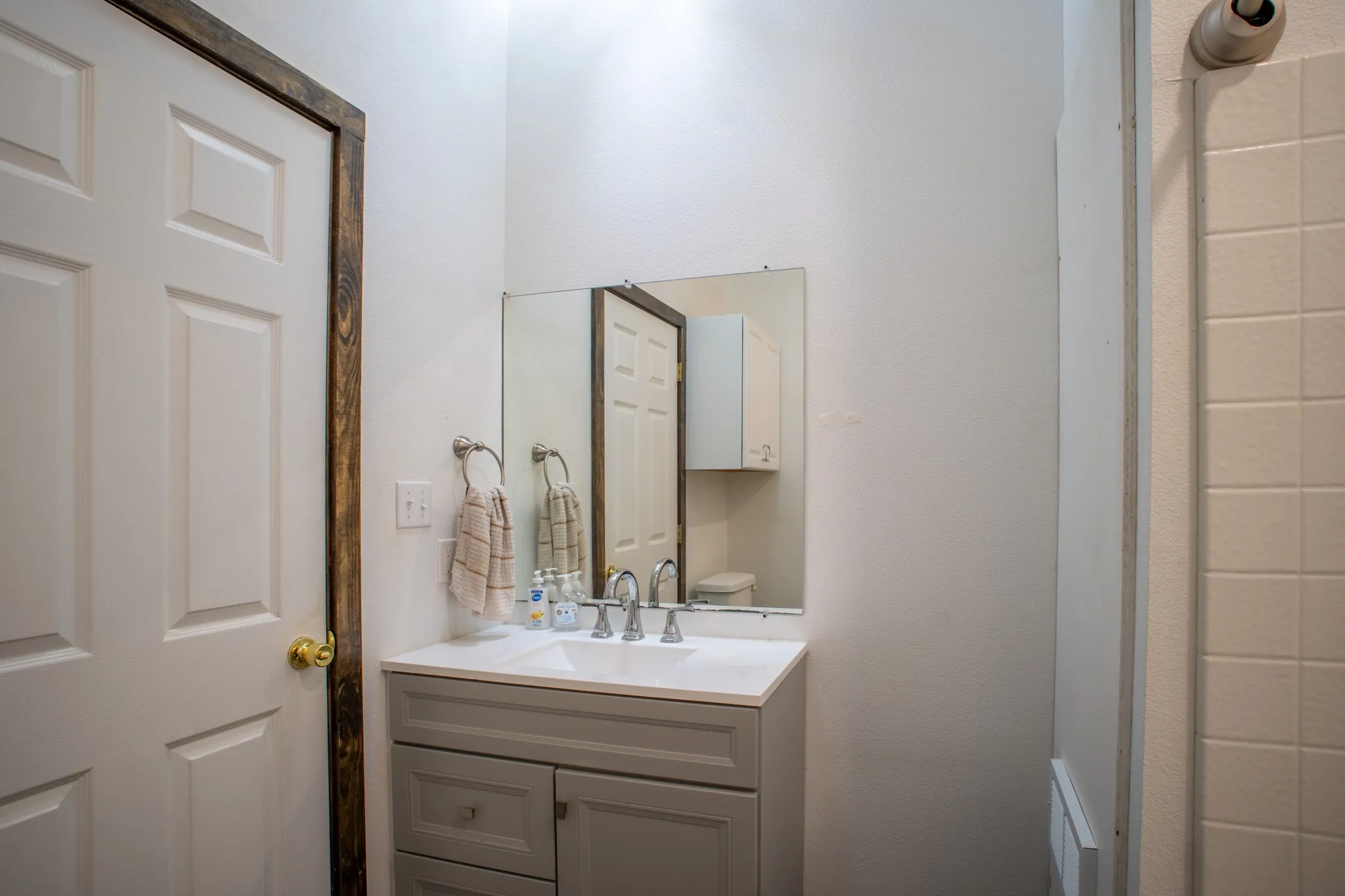 Single Family Residence For Sale in Freestone County , 108 S Avenue C, Wortham, Texas 76693, 2 Bedroom, 2 Bathroom, 3 Garage spaces, 2,082 Sqft, built in 1950, mls#21377289, Real Estate Agent in Wortham, Homes For Sale in Freestone county, Homes For Sale in Wortham, Realtor in Wortham Texas, Real Estate Brokerage Independent Realty Texas, Luminita Cordes Realtor