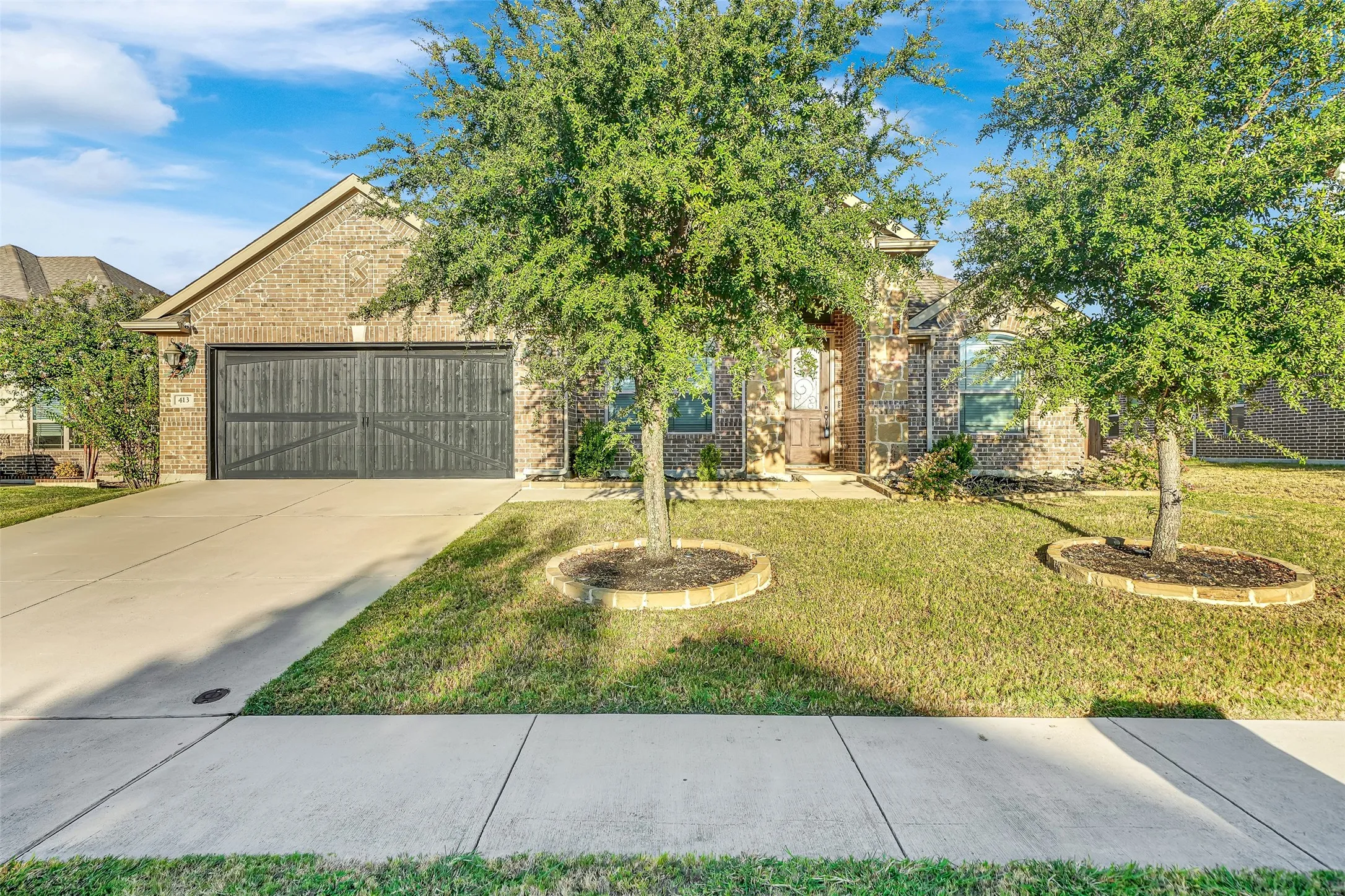 Single Family Residence For Sale in Ellis County , 413 Tucker Trail, Midlothian, Texas 76065, 3 Bedroom, 2 Bathroom, 2 Garage spaces, 2,230 Sqft, built in 2019, mls#21377189, Real Estate Agent in Midlothian, Homes For Sale in Ellis county, Homes For Sale in Midlothian, Realtor in Midlothian Texas, Real Estate Brokerage Independent Realty Texas, Luminita Cordes Realtor