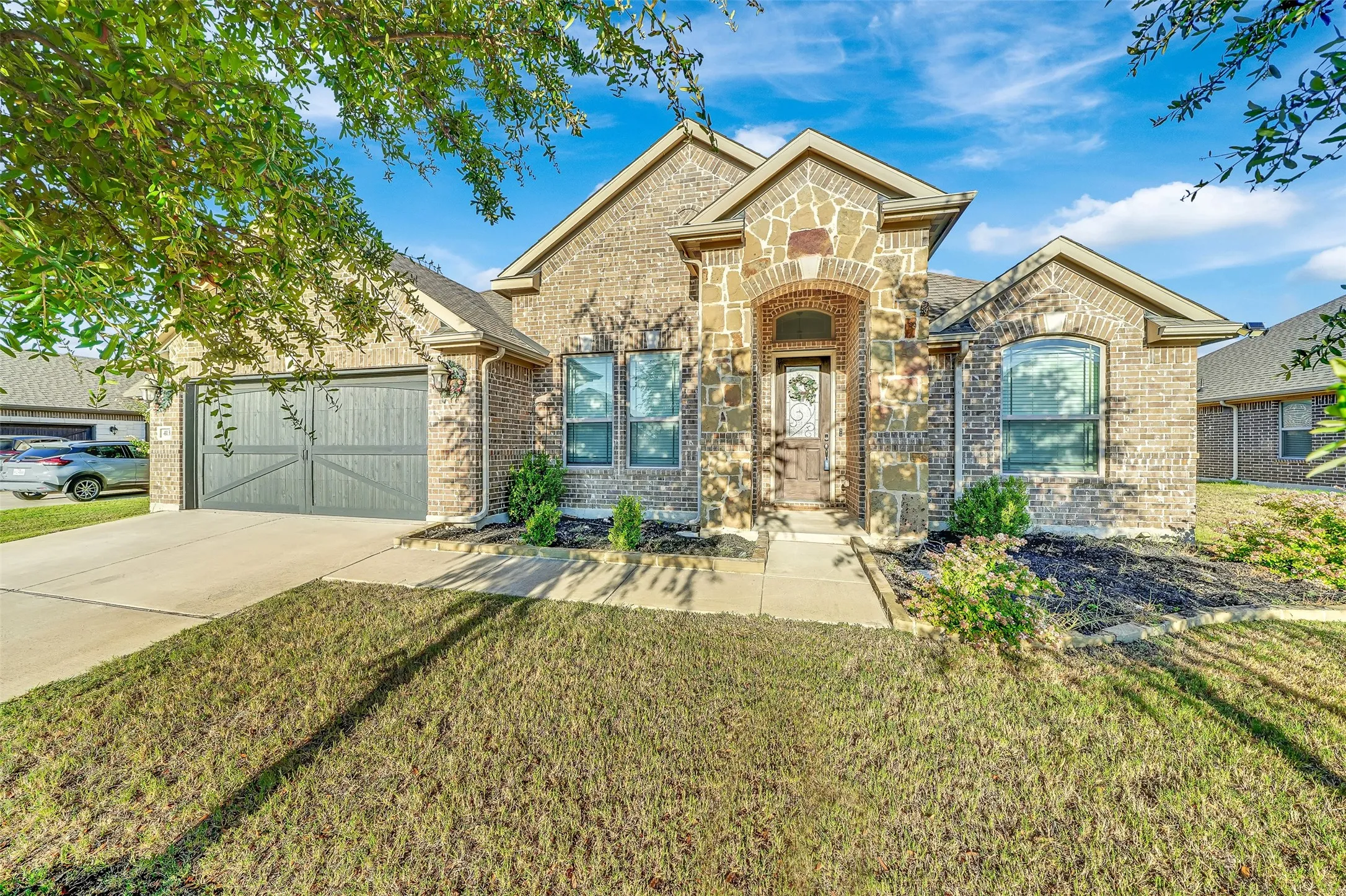 Single Family Residence For Sale in Ellis County , 413 Tucker Trail, Midlothian, Texas 76065, 3 Bedroom, 2 Bathroom, 2 Garage spaces, 2,230 Sqft, built in 2019, mls#21377189, Real Estate Agent in Midlothian, Homes For Sale in Ellis county, Homes For Sale in Midlothian, Realtor in Midlothian Texas, Real Estate Brokerage Independent Realty Texas, Luminita Cordes Realtor