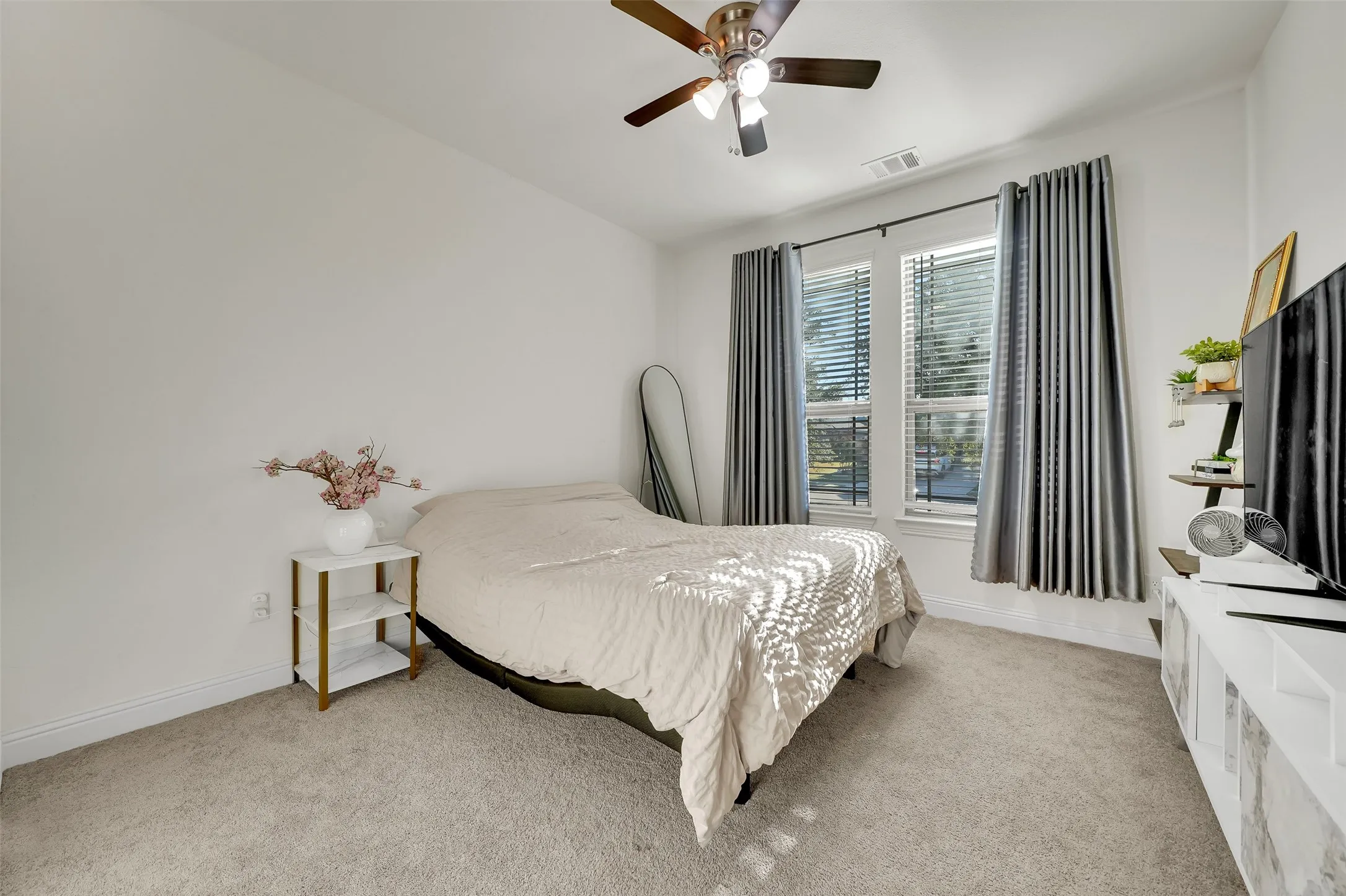 Single Family Residence For Sale in Ellis County , 413 Tucker Trail, Midlothian, Texas 76065, 3 Bedroom, 2 Bathroom, 2 Garage spaces, 2,230 Sqft, built in 2019, mls#21377189, Real Estate Agent in Midlothian, Homes For Sale in Ellis county, Homes For Sale in Midlothian, Realtor in Midlothian Texas, Real Estate Brokerage Independent Realty Texas, Luminita Cordes Realtor