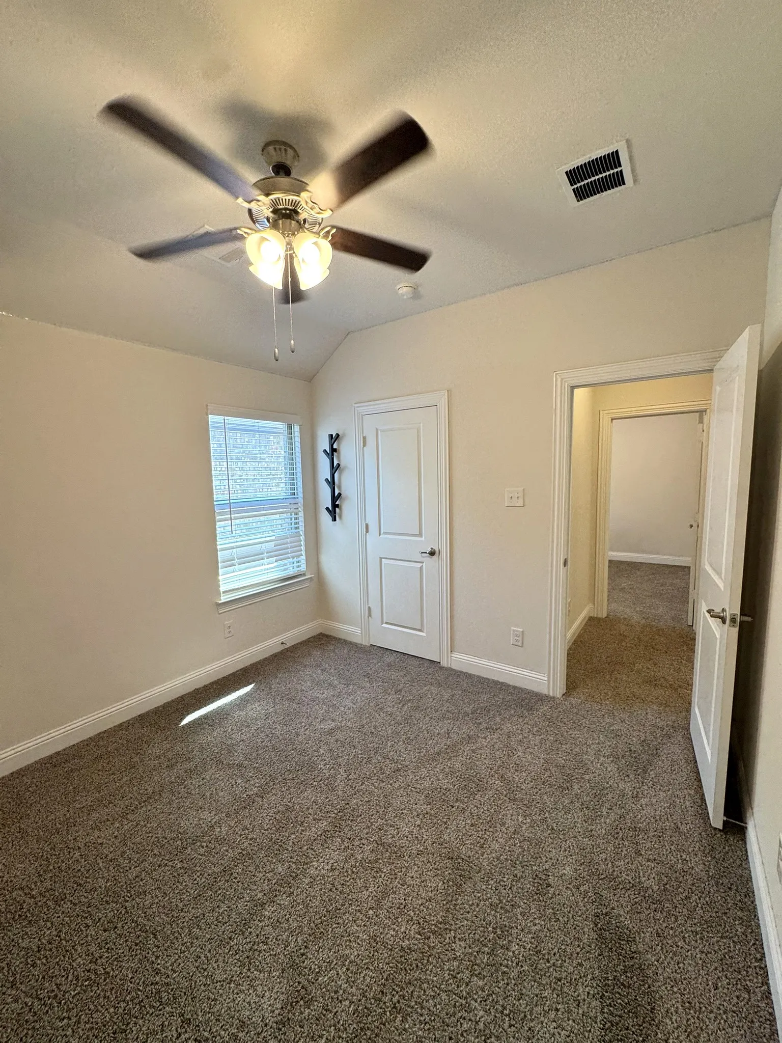 Single Family Residence For Rent in Denton County , 1609 Blakely Place, Little Elm, Texas 76227, 4 Bedroom, 3 Bathroom, 2 Garage spaces, 2,394 Sqft, built in 2022, mls#21343807, Real Estate Agent in Little Elm, Homes For Rent in Denton county, Homes For Rent in Little Elm, Realtor in Little Elm Texas, Real Estate Brokerage Independent Realty Texas, Luminita Cordes Realtor