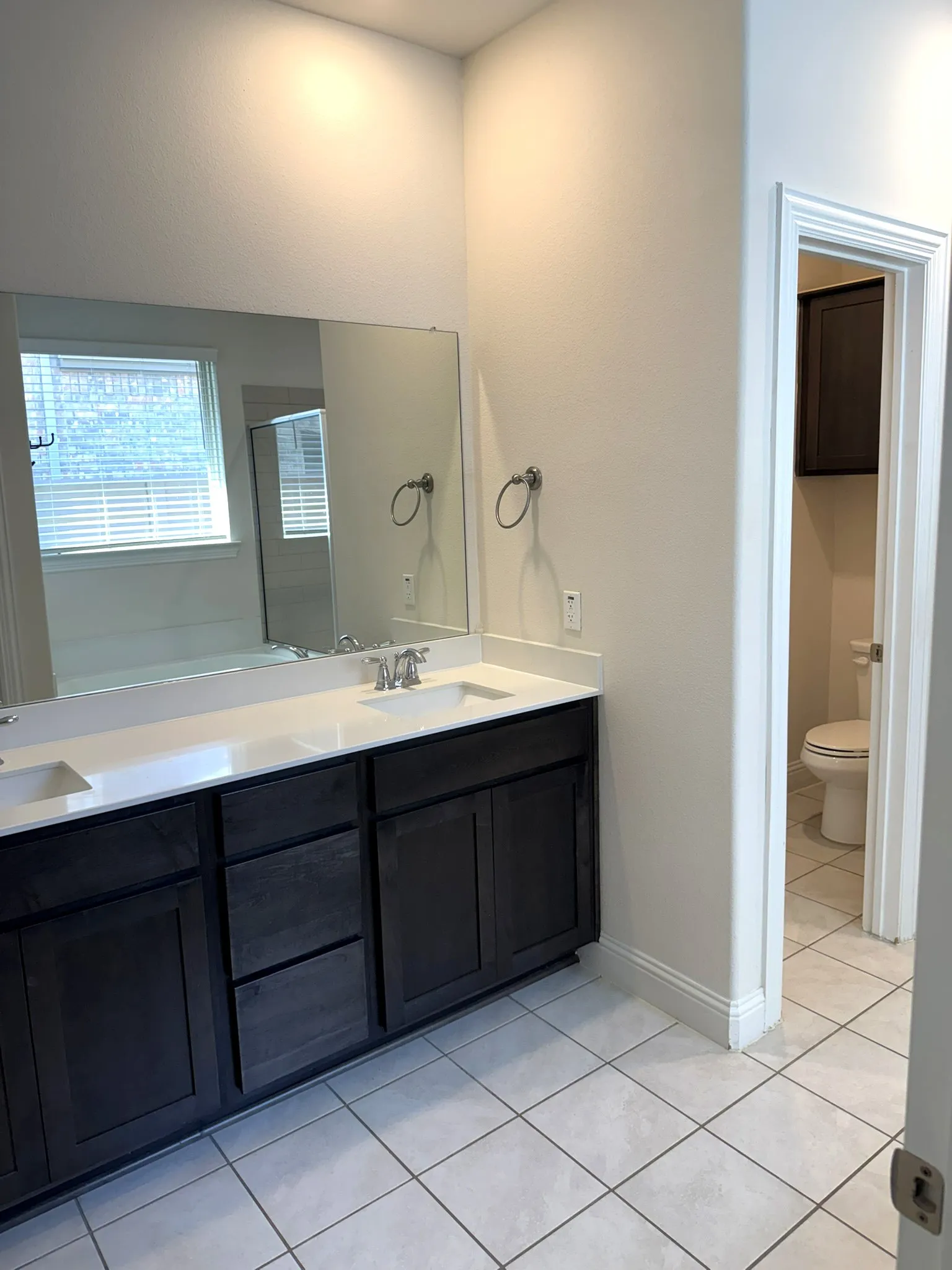 Single Family Residence For Rent in Denton County , 1609 Blakely Place, Little Elm, Texas 76227, 4 Bedroom, 3 Bathroom, 2 Garage spaces, 2,394 Sqft, built in 2022, mls#21343807, Real Estate Agent in Little Elm, Homes For Rent in Denton county, Homes For Rent in Little Elm, Realtor in Little Elm Texas, Real Estate Brokerage Independent Realty Texas, Luminita Cordes Realtor