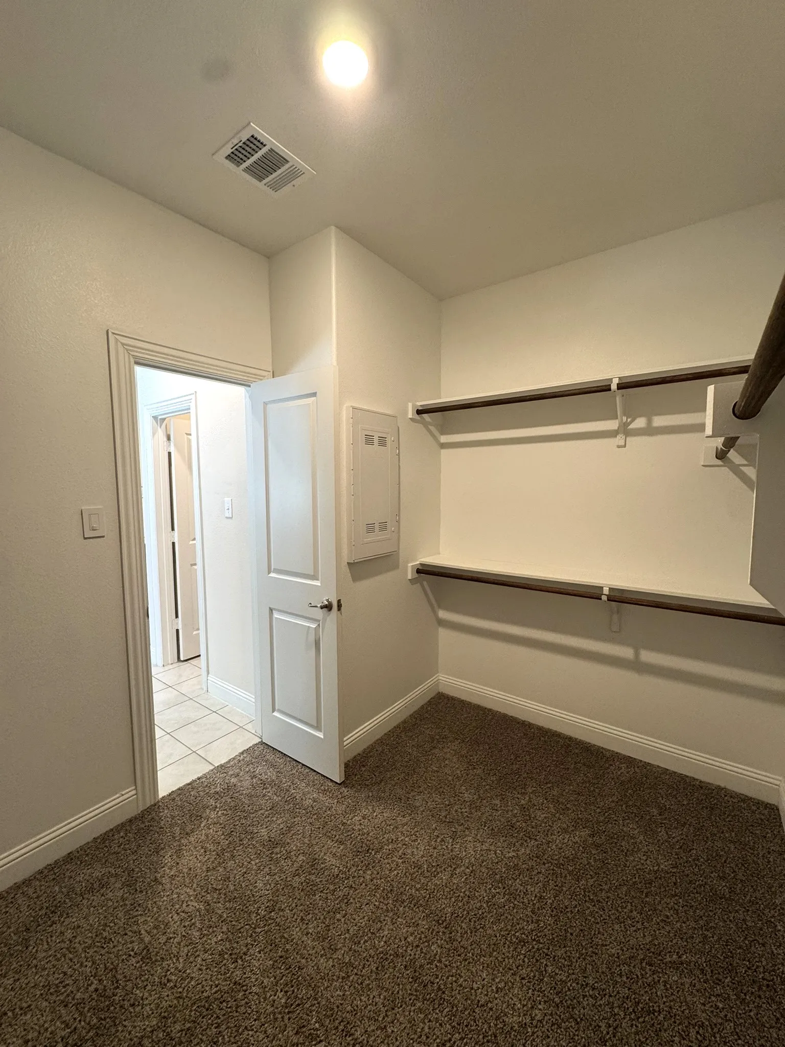 Single Family Residence For Rent in Denton County , 1609 Blakely Place, Little Elm, Texas 76227, 4 Bedroom, 3 Bathroom, 2 Garage spaces, 2,394 Sqft, built in 2022, mls#21343807, Real Estate Agent in Little Elm, Homes For Rent in Denton county, Homes For Rent in Little Elm, Realtor in Little Elm Texas, Real Estate Brokerage Independent Realty Texas, Luminita Cordes Realtor