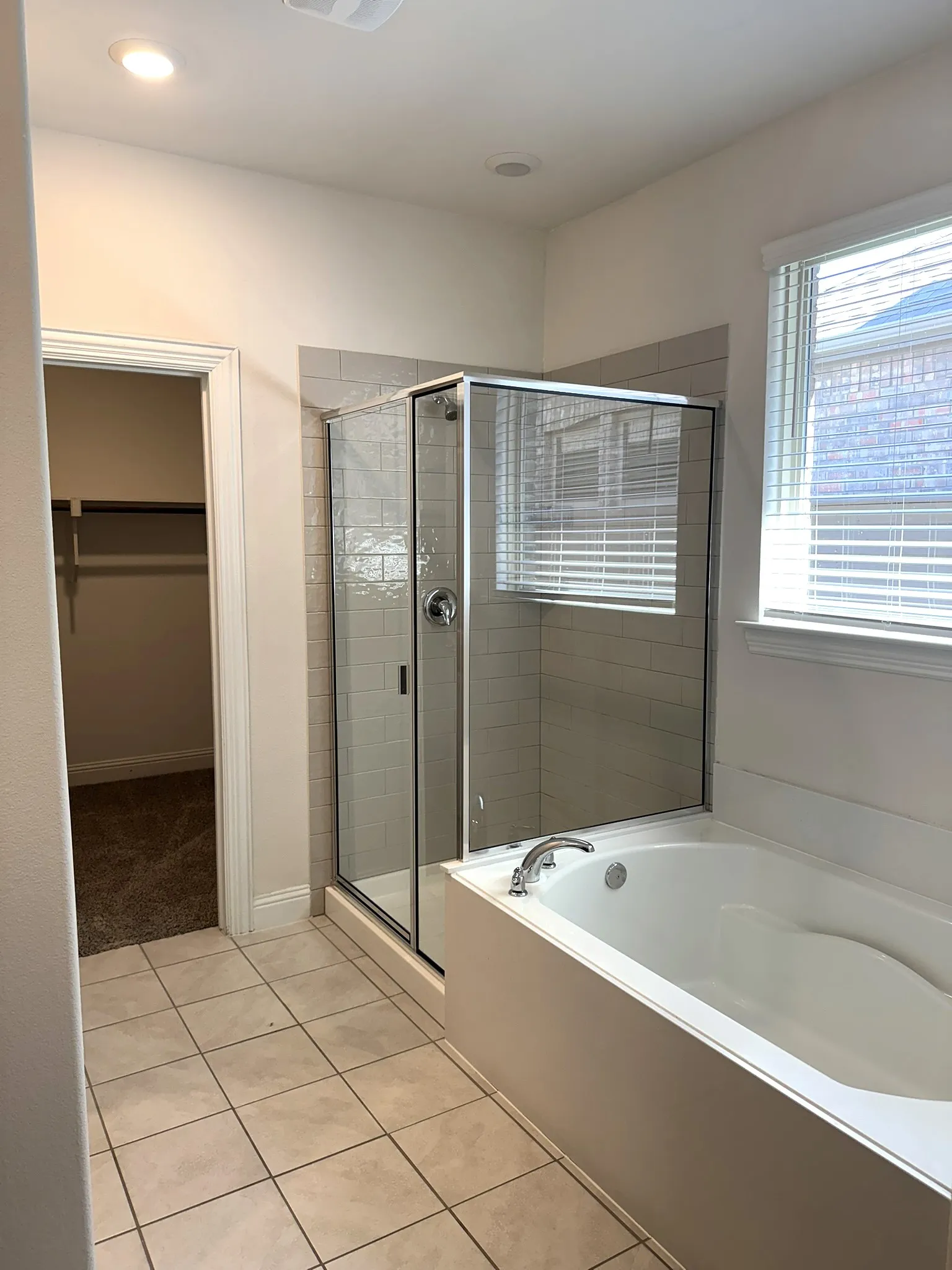 Single Family Residence For Rent in Denton County , 1609 Blakely Place, Little Elm, Texas 76227, 4 Bedroom, 3 Bathroom, 2 Garage spaces, 2,394 Sqft, built in 2022, mls#21343807, Real Estate Agent in Little Elm, Homes For Rent in Denton county, Homes For Rent in Little Elm, Realtor in Little Elm Texas, Real Estate Brokerage Independent Realty Texas, Luminita Cordes Realtor