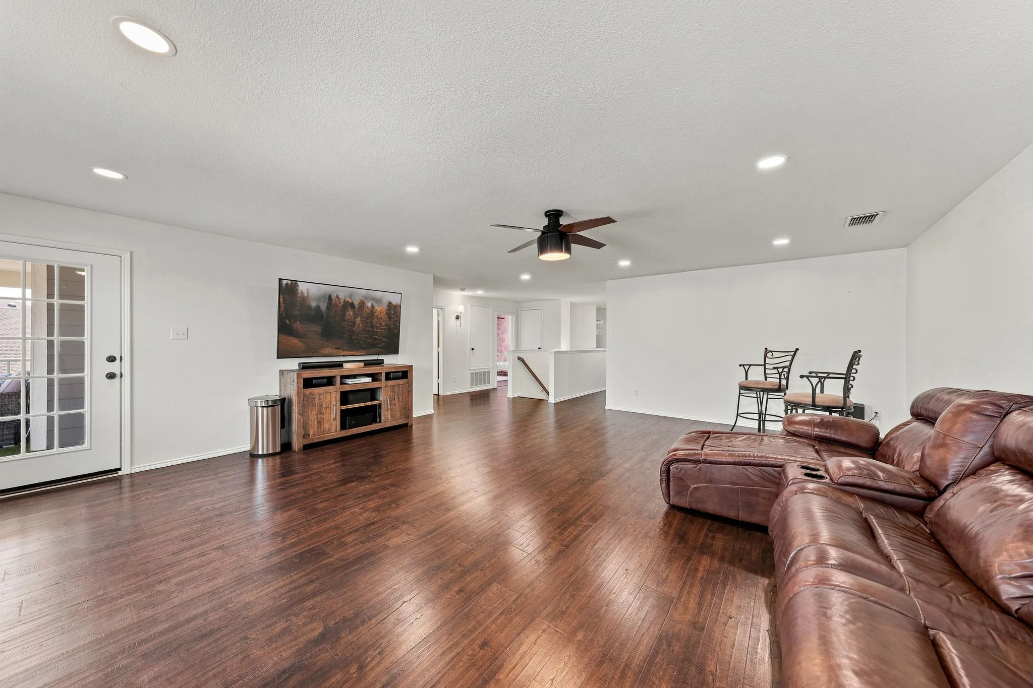 Single Family Residence For Sale in Denton County , 9192 Benevolent Court, Providence Village, Texas 76227, 5 Bedroom, 4 Bathroom, 2 Garage spaces, 3,870 Sqft, built in 2015, mls#21374573, Real Estate Agent in Providence Village, Homes For Sale in Denton county, Homes For Sale in Providence Village, Realtor in Providence Village Texas, Real Estate Brokerage Independent Realty Texas, Luminita Cordes Realtor