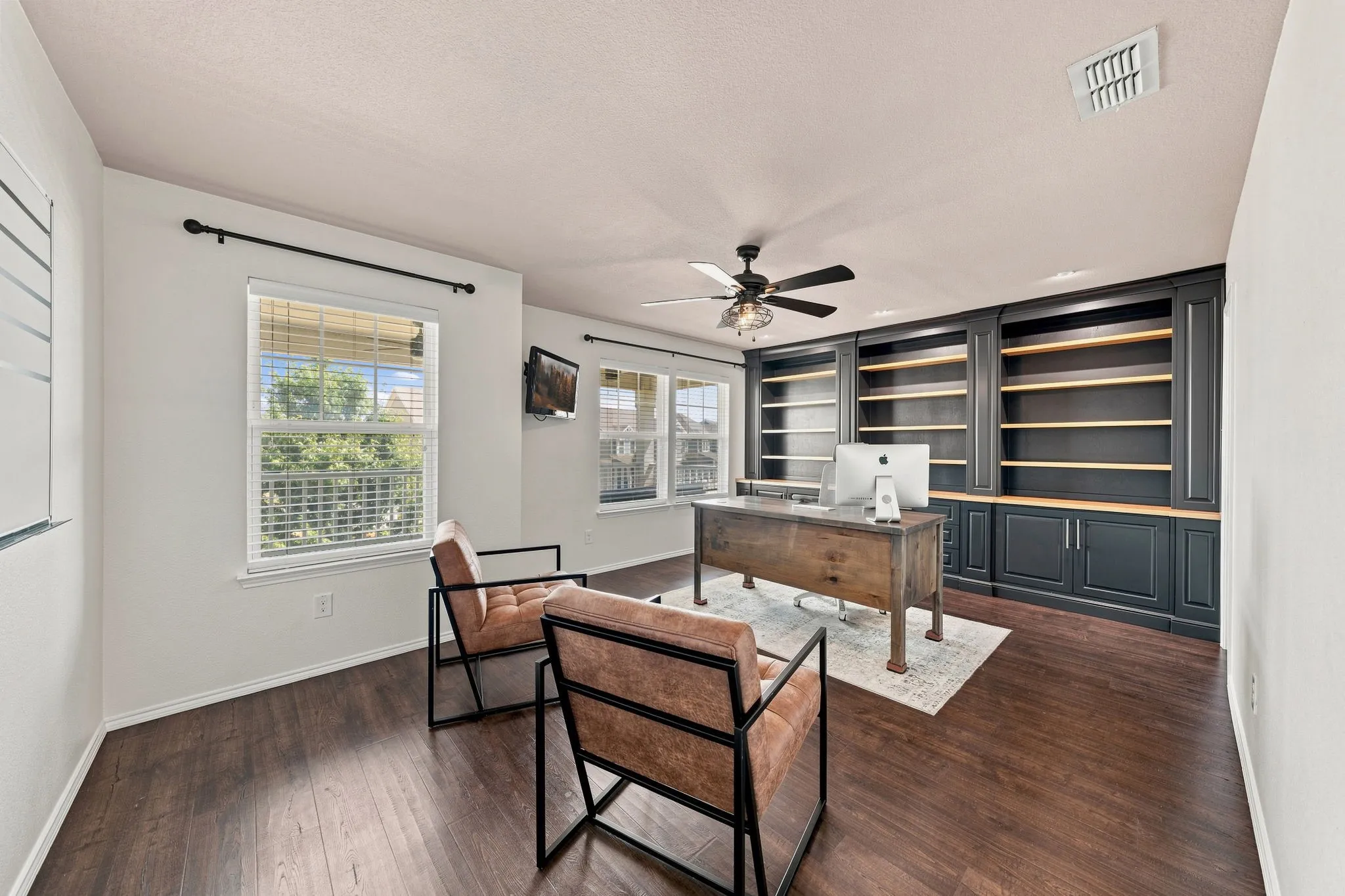 Single Family Residence For Sale in Denton County , 9192 Benevolent Court, Providence Village, Texas 76227, 5 Bedroom, 4 Bathroom, 2 Garage spaces, 3,870 Sqft, built in 2015, mls#21374573, Real Estate Agent in Providence Village, Homes For Sale in Denton county, Homes For Sale in Providence Village, Realtor in Providence Village Texas, Real Estate Brokerage Independent Realty Texas, Luminita Cordes Realtor
