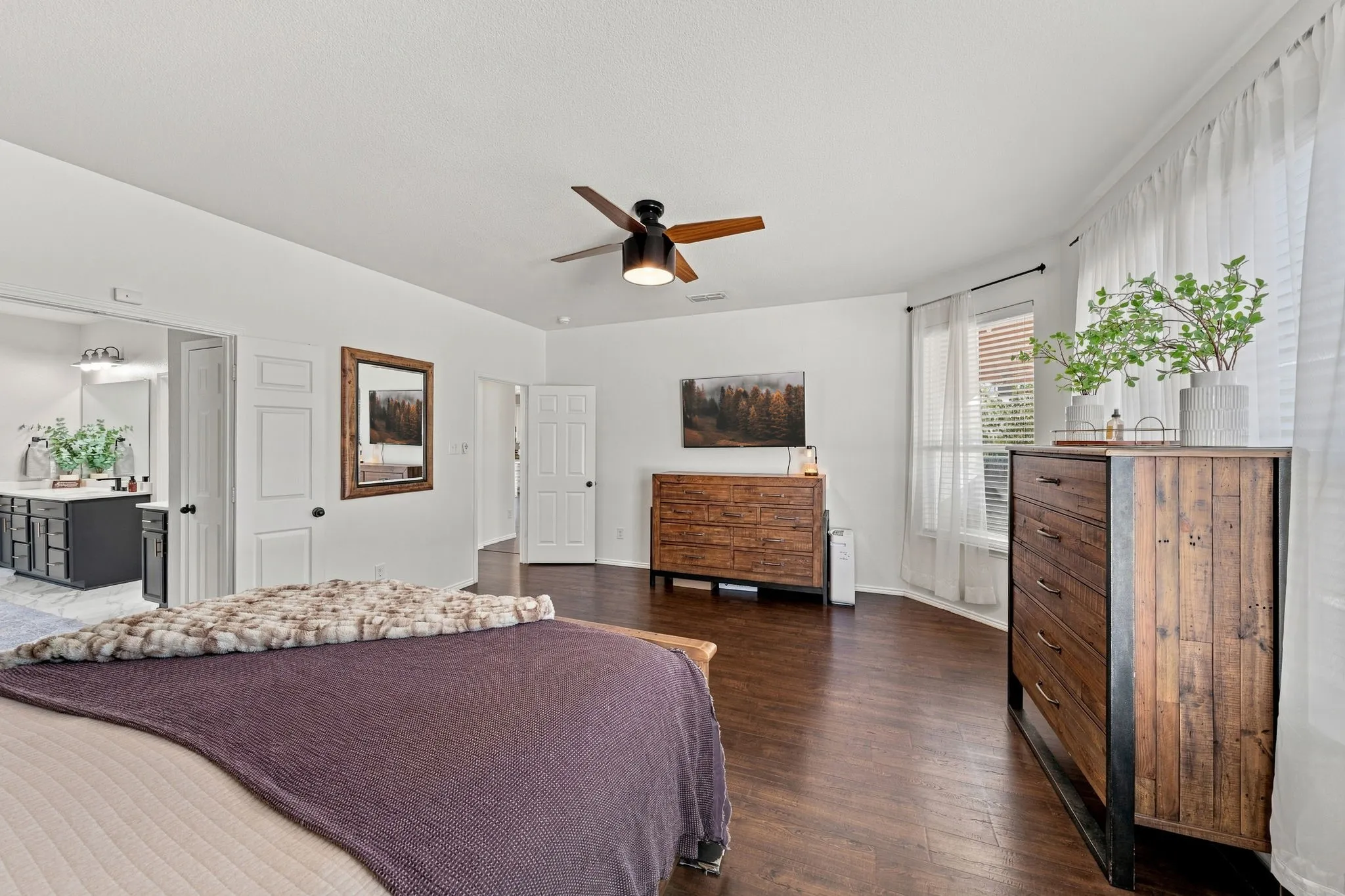 Single Family Residence For Sale in Denton County , 9192 Benevolent Court, Providence Village, Texas 76227, 5 Bedroom, 4 Bathroom, 2 Garage spaces, 3,870 Sqft, built in 2015, mls#21374573, Real Estate Agent in Providence Village, Homes For Sale in Denton county, Homes For Sale in Providence Village, Realtor in Providence Village Texas, Real Estate Brokerage Independent Realty Texas, Luminita Cordes Realtor