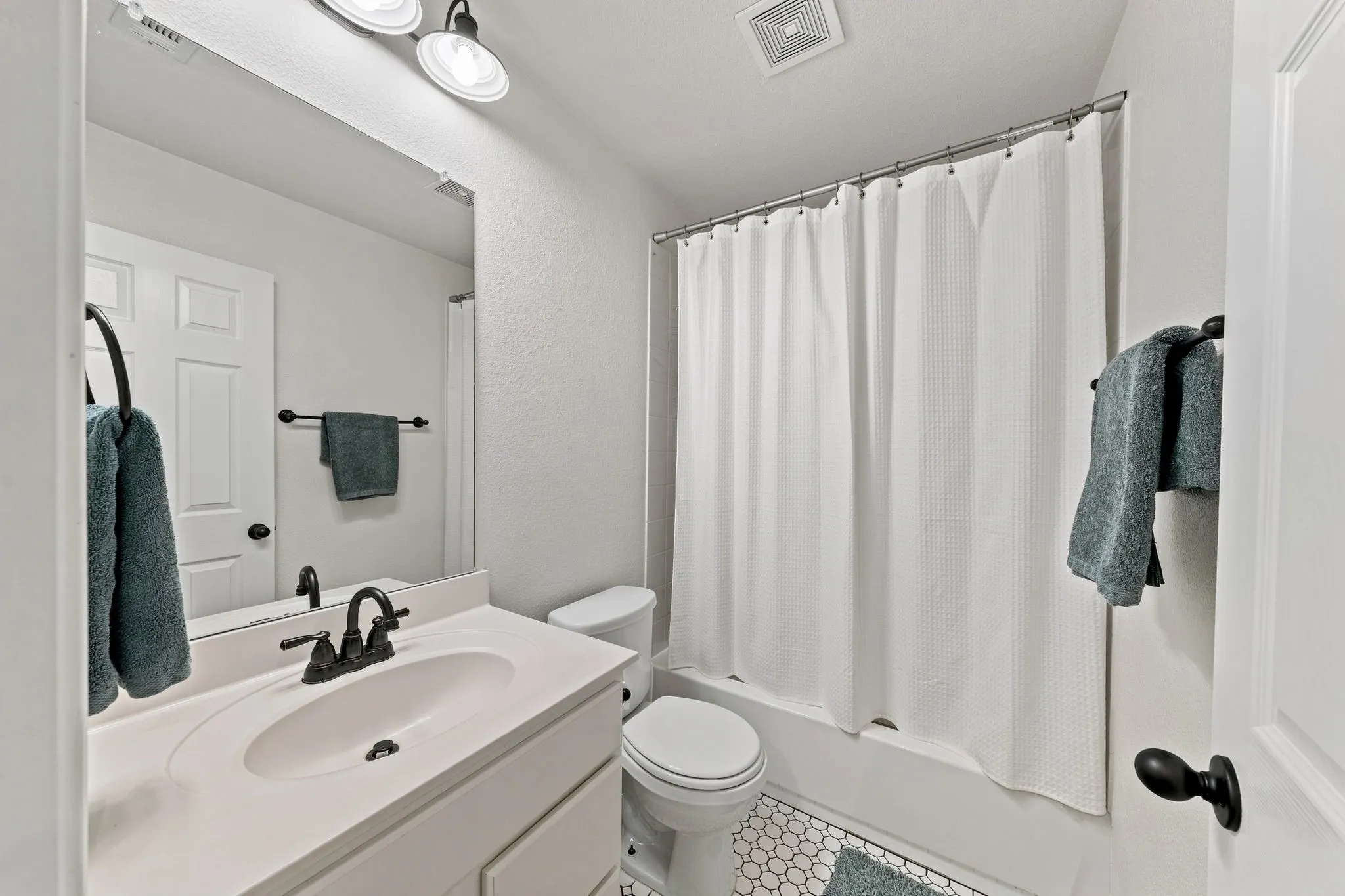 Single Family Residence For Sale in Denton County , 9192 Benevolent Court, Providence Village, Texas 76227, 5 Bedroom, 4 Bathroom, 2 Garage spaces, 3,870 Sqft, built in 2015, mls#21374573, Real Estate Agent in Providence Village, Homes For Sale in Denton county, Homes For Sale in Providence Village, Realtor in Providence Village Texas, Real Estate Brokerage Independent Realty Texas, Luminita Cordes Realtor