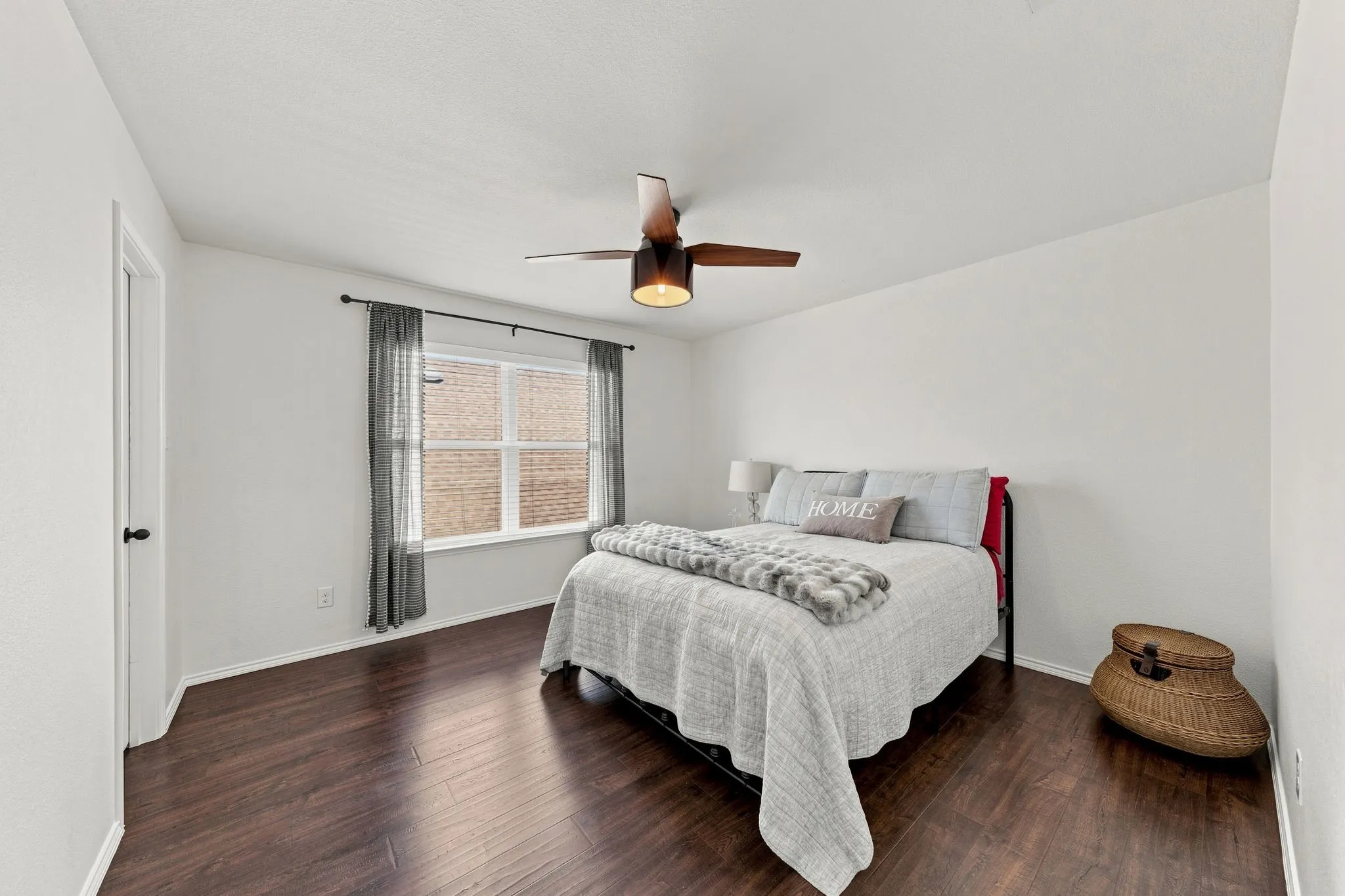 Single Family Residence For Sale in Denton County , 9192 Benevolent Court, Providence Village, Texas 76227, 5 Bedroom, 4 Bathroom, 2 Garage spaces, 3,870 Sqft, built in 2015, mls#21374573, Real Estate Agent in Providence Village, Homes For Sale in Denton county, Homes For Sale in Providence Village, Realtor in Providence Village Texas, Real Estate Brokerage Independent Realty Texas, Luminita Cordes Realtor