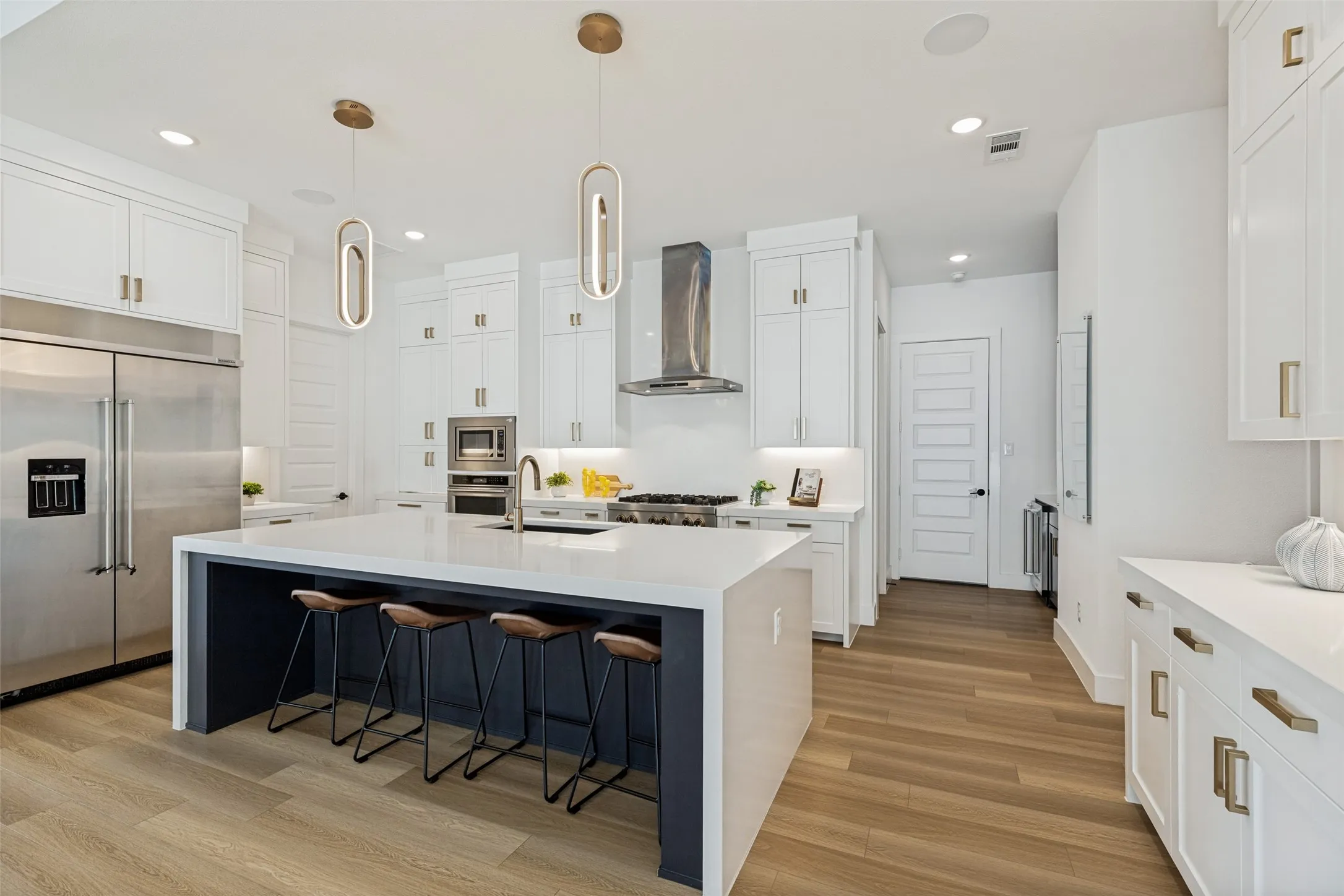 Single Family Residence For Sale in Denton County , 12938 Grand Valley Drive, Frisco, Texas 75033, 5 Bedroom, 6 Bathroom, 3 Garage spaces, 4,281 Sqft, built in 2023, mls#21376162, Real Estate Agent in Frisco, Homes For Sale in Denton county, Homes For Sale in Frisco, Realtor in Frisco Texas, Real Estate Brokerage Independent Realty Texas, Luminita Cordes Realtor