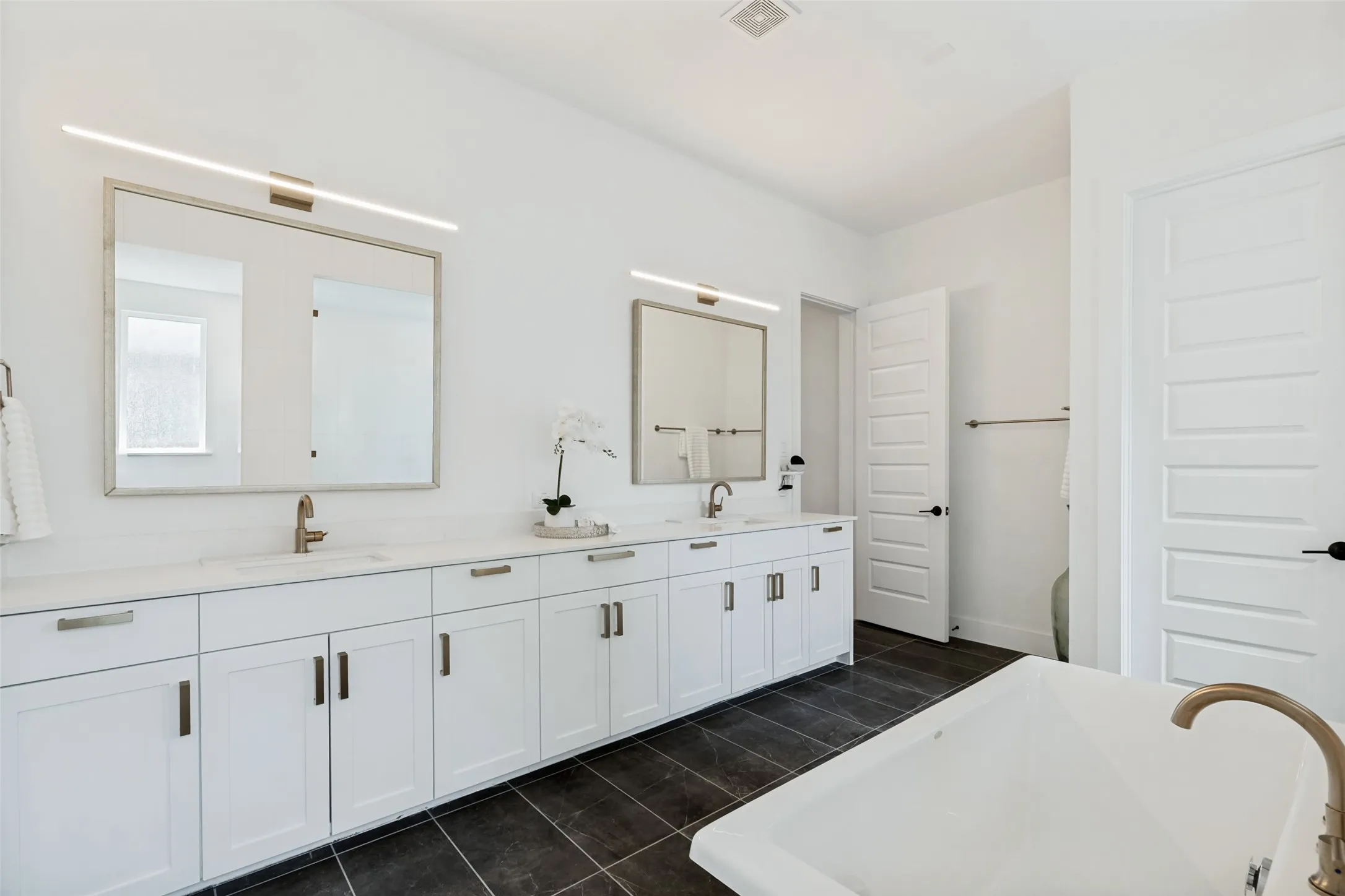 Single Family Residence For Sale in Denton County , 12938 Grand Valley Drive, Frisco, Texas 75033, 5 Bedroom, 6 Bathroom, 3 Garage spaces, 4,281 Sqft, built in 2023, mls#21376162, Real Estate Agent in Frisco, Homes For Sale in Denton county, Homes For Sale in Frisco, Realtor in Frisco Texas, Real Estate Brokerage Independent Realty Texas, Luminita Cordes Realtor