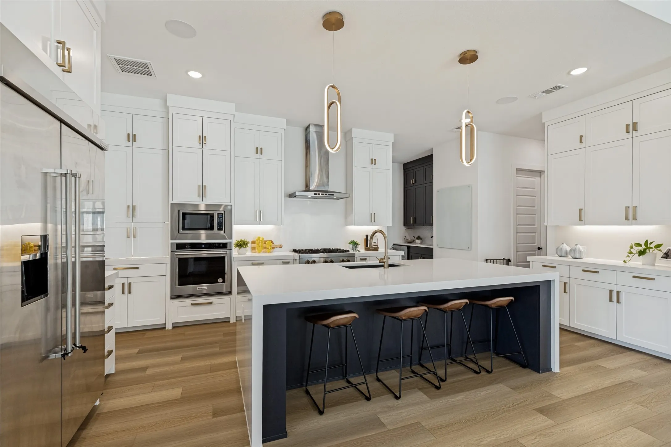 Single Family Residence For Sale in Denton County , 12938 Grand Valley Drive, Frisco, Texas 75033, 5 Bedroom, 6 Bathroom, 3 Garage spaces, 4,281 Sqft, built in 2023, mls#21376162, Real Estate Agent in Frisco, Homes For Sale in Denton county, Homes For Sale in Frisco, Realtor in Frisco Texas, Real Estate Brokerage Independent Realty Texas, Luminita Cordes Realtor