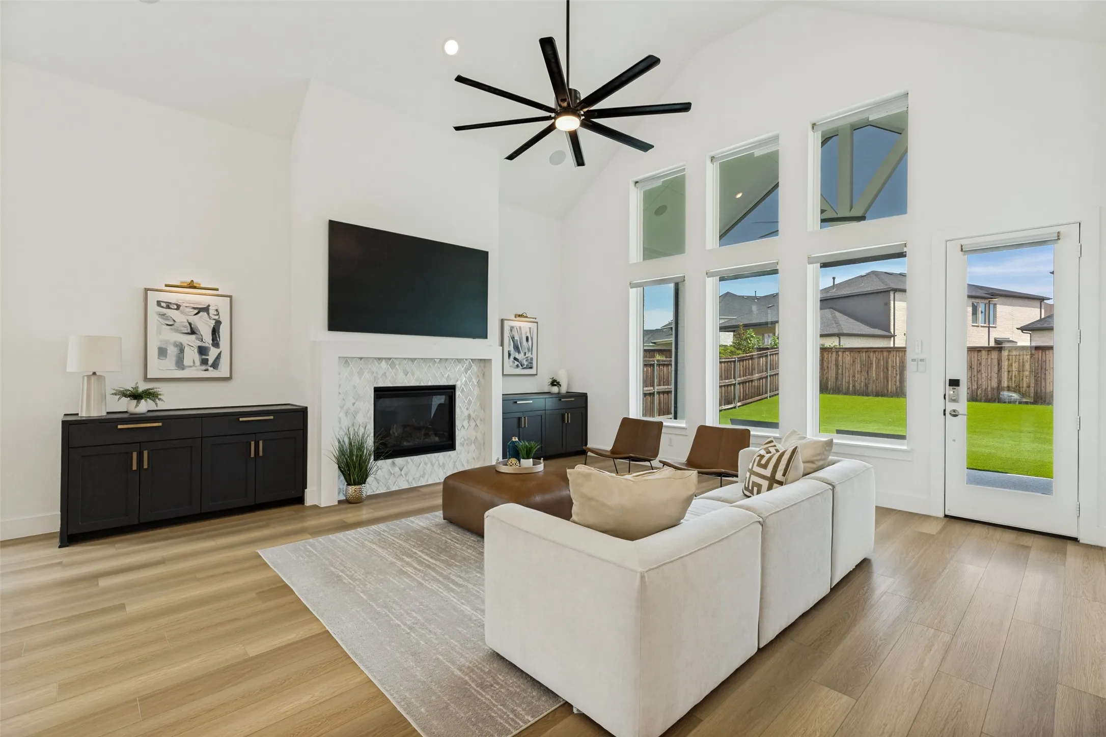 Single Family Residence For Sale in Denton County , 12938 Grand Valley Drive, Frisco, Texas 75033, 5 Bedroom, 6 Bathroom, 3 Garage spaces, 4,281 Sqft, built in 2023, mls#21376162, Real Estate Agent in Frisco, Homes For Sale in Denton county, Homes For Sale in Frisco, Realtor in Frisco Texas, Real Estate Brokerage Independent Realty Texas, Luminita Cordes Realtor