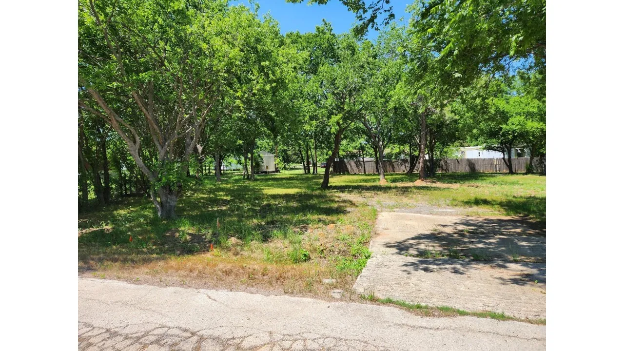 Unimproved Land For Sale in Denton County , 4251 Thousand Oaks Drive, Argyle, Texas 76226, 0, 0, Garage spaces, 0 Sqft, built in 0, mls#21377330, Real Estate Agent in Argyle, Homes For Sale in Denton county, Homes For Sale in Argyle, Realtor in Argyle Texas, Real Estate Brokerage Independent Realty Texas, Luminita Cordes Realtor