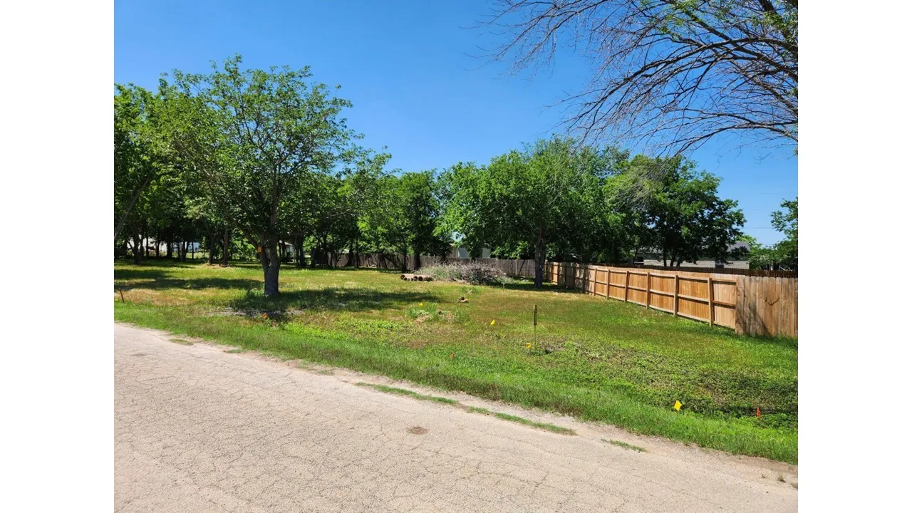 Unimproved Land For Sale in Denton County , 4251 Thousand Oaks Drive, Argyle, Texas 76226, 0, 0, Garage spaces, 0 Sqft, built in 0, mls#21377330, Real Estate Agent in Argyle, Homes For Sale in Denton county, Homes For Sale in Argyle, Realtor in Argyle Texas, Real Estate Brokerage Independent Realty Texas, Luminita Cordes Realtor