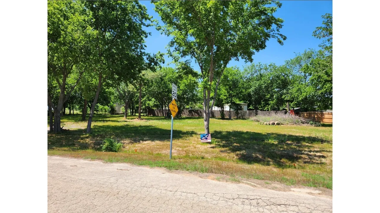 Unimproved Land For Sale in Denton County , 4251 Thousand Oaks Drive, Argyle, Texas 76226, 0, 0, Garage spaces, 0 Sqft, built in 0, mls#21377330, Real Estate Agent in Argyle, Homes For Sale in Denton county, Homes For Sale in Argyle, Realtor in Argyle Texas, Real Estate Brokerage Independent Realty Texas, Luminita Cordes Realtor