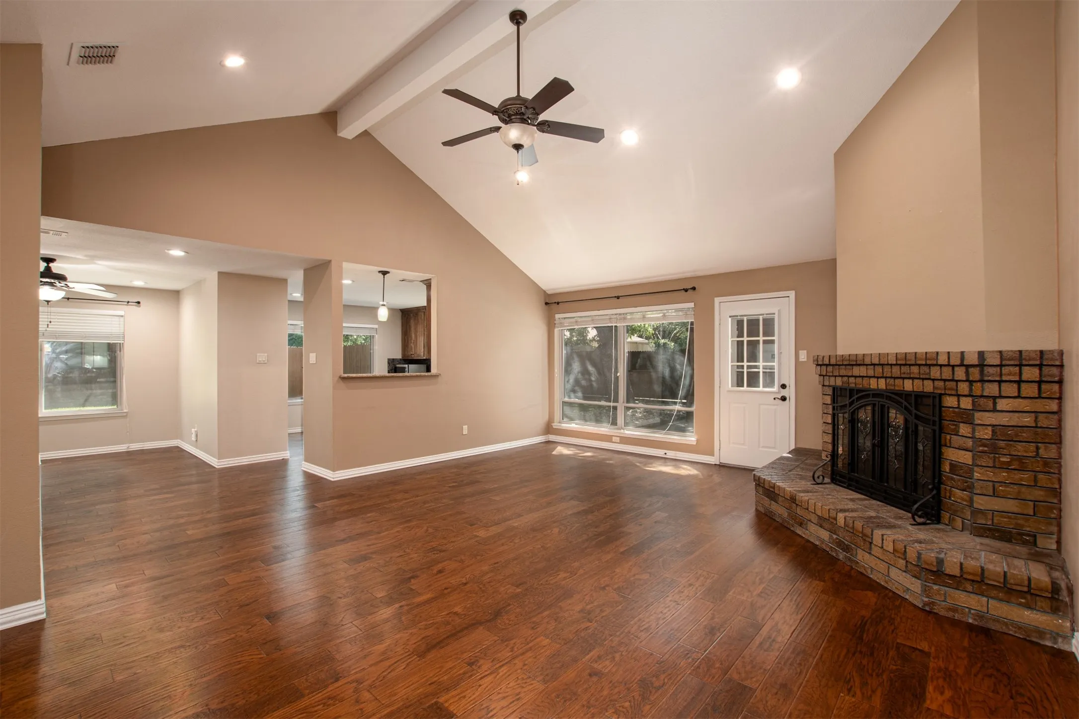 Single Family Residence For Sale in Tarrant County , 6620 Springhill Drive, Watauga, Texas 76148, 3 Bedroom, 2 Bathroom, 2 Garage spaces, 1,844 Sqft, built in 1987, mls#21376873, Real Estate Agent in Watauga, Homes For Sale in Tarrant county, Homes For Sale in Watauga, Realtor in Watauga Texas, Real Estate Brokerage Independent Realty Texas, Luminita Cordes Realtor