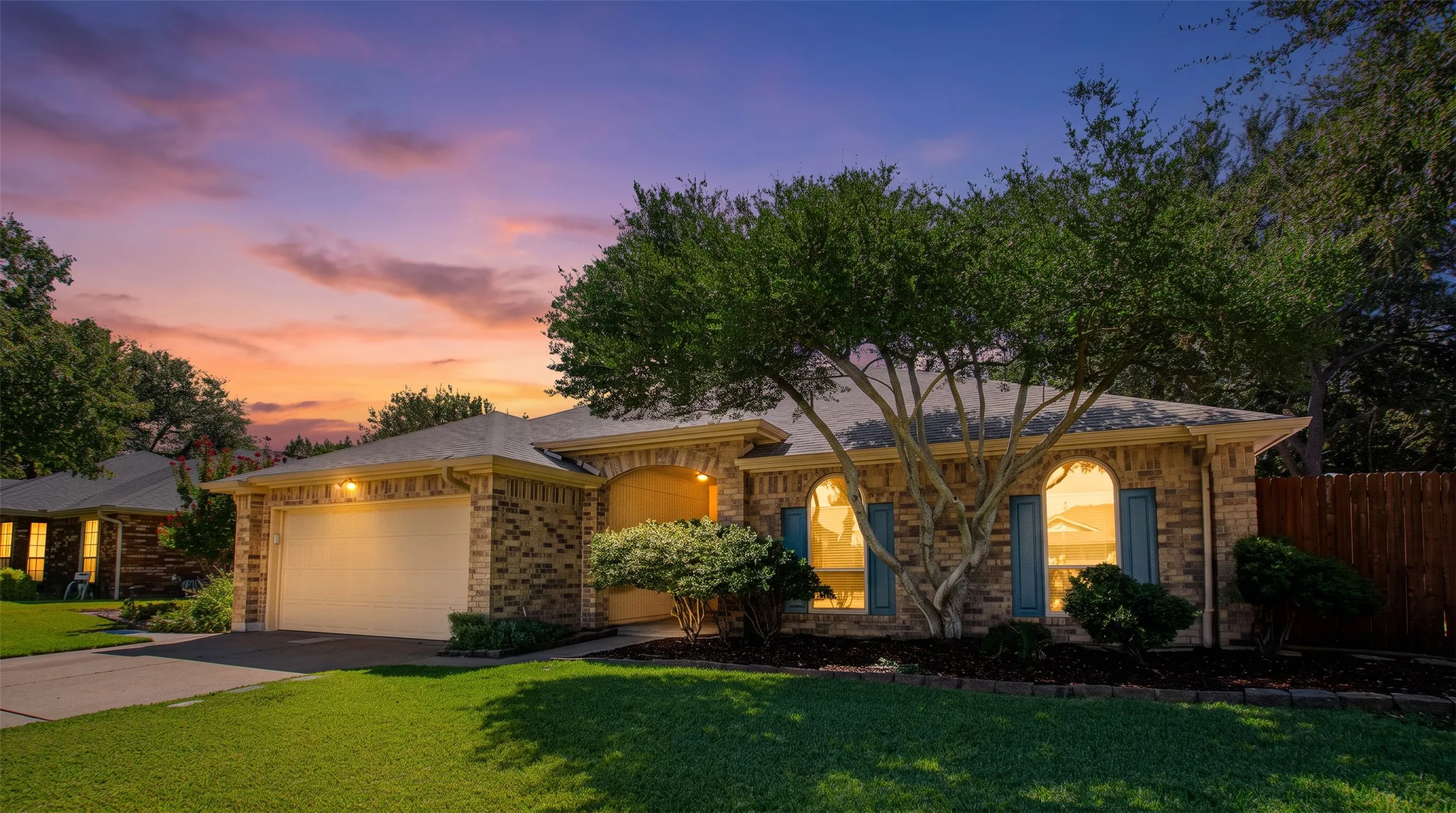Single Family Residence For Sale in Tarrant County , 6620 Springhill Drive, Watauga, Texas 76148, 3 Bedroom, 2 Bathroom, 2 Garage spaces, 1,844 Sqft, built in 1987, mls#21376873, Real Estate Agent in Watauga, Homes For Sale in Tarrant county, Homes For Sale in Watauga, Realtor in Watauga Texas, Real Estate Brokerage Independent Realty Texas, Luminita Cordes Realtor