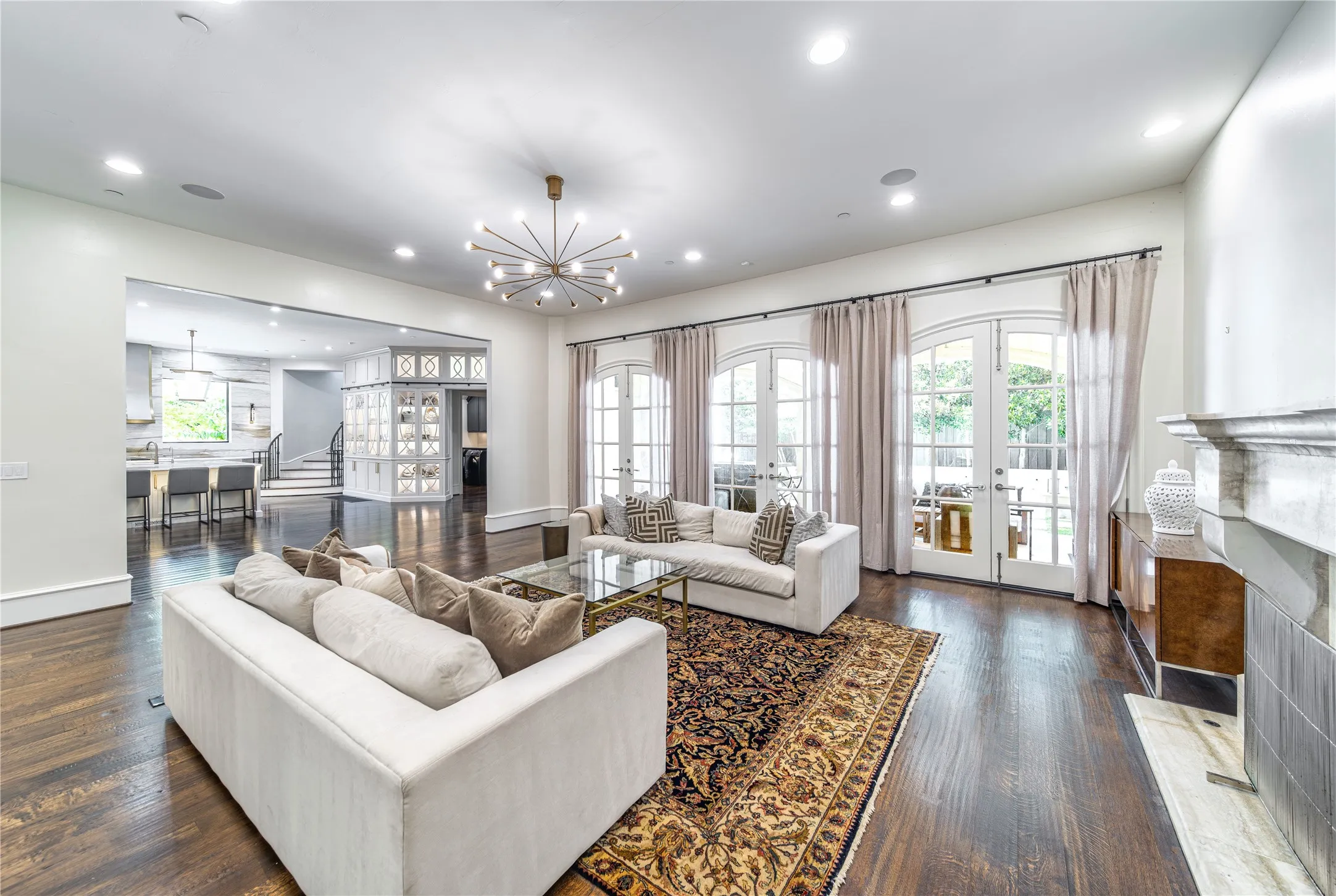 Single Family Residence For Rent in Dallas County , 3548 Bryn Mawr, University Park, Texas 75225, 5 Bedroom, 9 Bathroom, 3 Garage spaces, 9,550 Sqft, built in 2010, mls#21376672, Real Estate Agent in University Park, Homes For Rent in Dallas county, Homes For Rent in University Park, Realtor in University Park Texas, Real Estate Brokerage Independent Realty Texas, Luminita Cordes Realtor