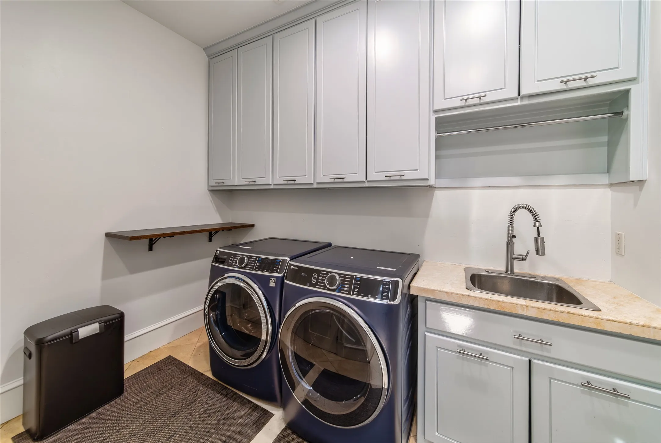 Single Family Residence For Rent in Dallas County , 3548 Bryn Mawr, University Park, Texas 75225, 5 Bedroom, 9 Bathroom, 3 Garage spaces, 9,550 Sqft, built in 2010, mls#21376672, Real Estate Agent in University Park, Homes For Rent in Dallas county, Homes For Rent in University Park, Realtor in University Park Texas, Real Estate Brokerage Independent Realty Texas, Luminita Cordes Realtor