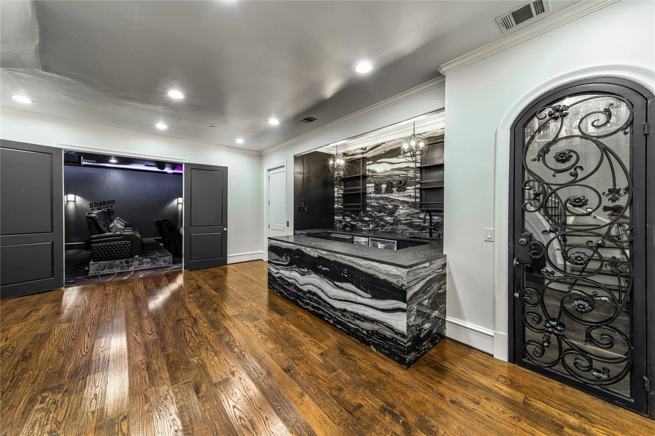Single Family Residence For Rent in Dallas County , 3548 Bryn Mawr, University Park, Texas 75225, 5 Bedroom, 9 Bathroom, 3 Garage spaces, 9,550 Sqft, built in 2010, mls#21376672, Real Estate Agent in University Park, Homes For Rent in Dallas county, Homes For Rent in University Park, Realtor in University Park Texas, Real Estate Brokerage Independent Realty Texas, Luminita Cordes Realtor