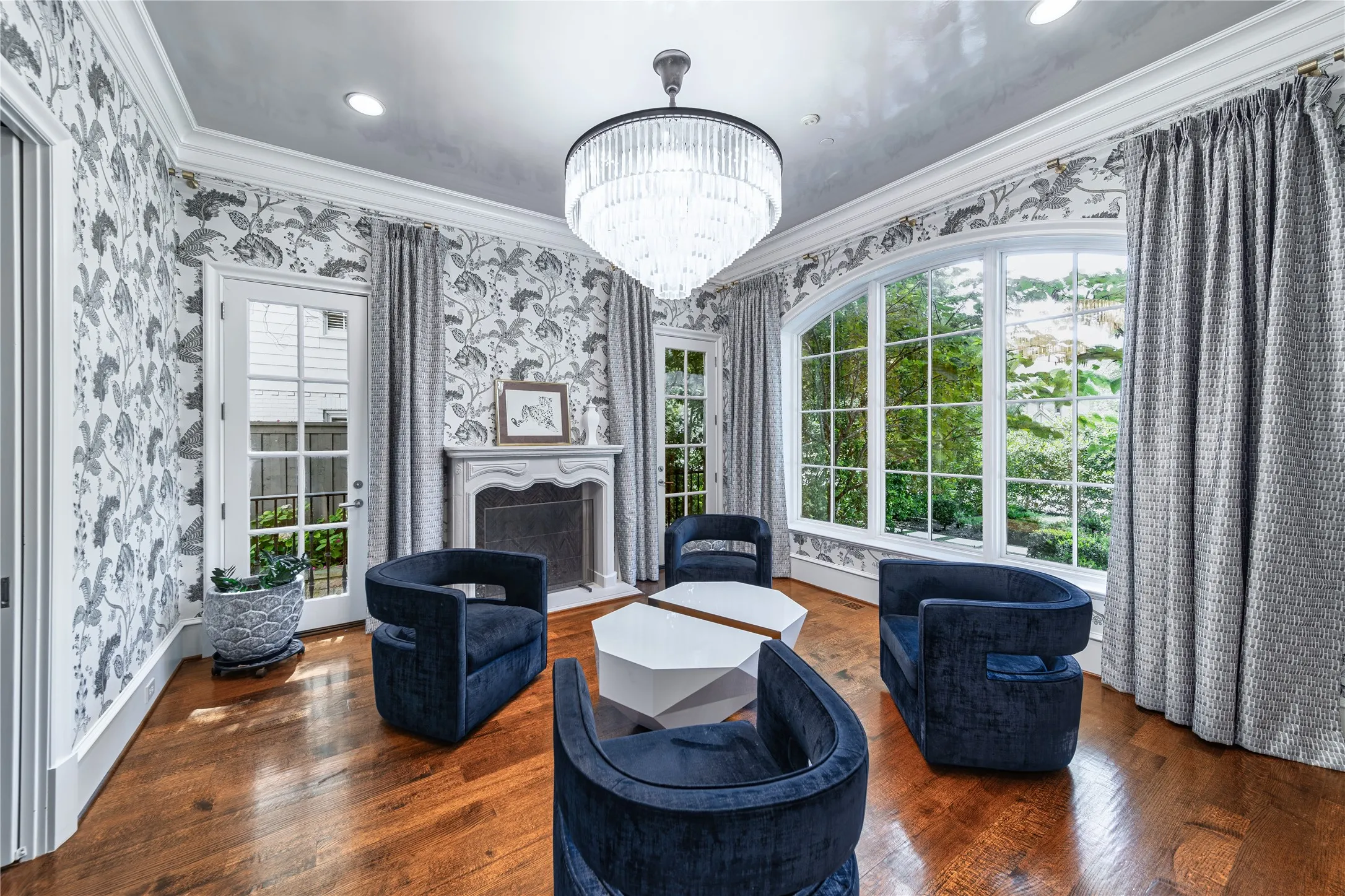 Single Family Residence For Rent in Dallas County , 3548 Bryn Mawr, University Park, Texas 75225, 5 Bedroom, 9 Bathroom, 3 Garage spaces, 9,550 Sqft, built in 2010, mls#21376672, Real Estate Agent in University Park, Homes For Rent in Dallas county, Homes For Rent in University Park, Realtor in University Park Texas, Real Estate Brokerage Independent Realty Texas, Luminita Cordes Realtor