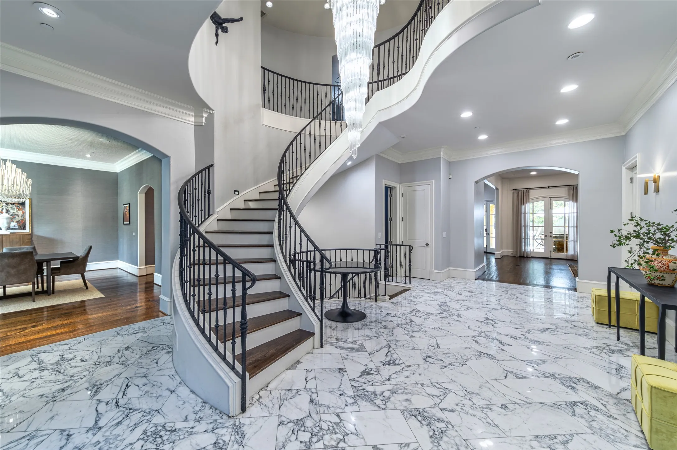 Single Family Residence For Rent in Dallas County , 3548 Bryn Mawr, University Park, Texas 75225, 5 Bedroom, 9 Bathroom, 3 Garage spaces, 9,550 Sqft, built in 2010, mls#21376672, Real Estate Agent in University Park, Homes For Rent in Dallas county, Homes For Rent in University Park, Realtor in University Park Texas, Real Estate Brokerage Independent Realty Texas, Luminita Cordes Realtor