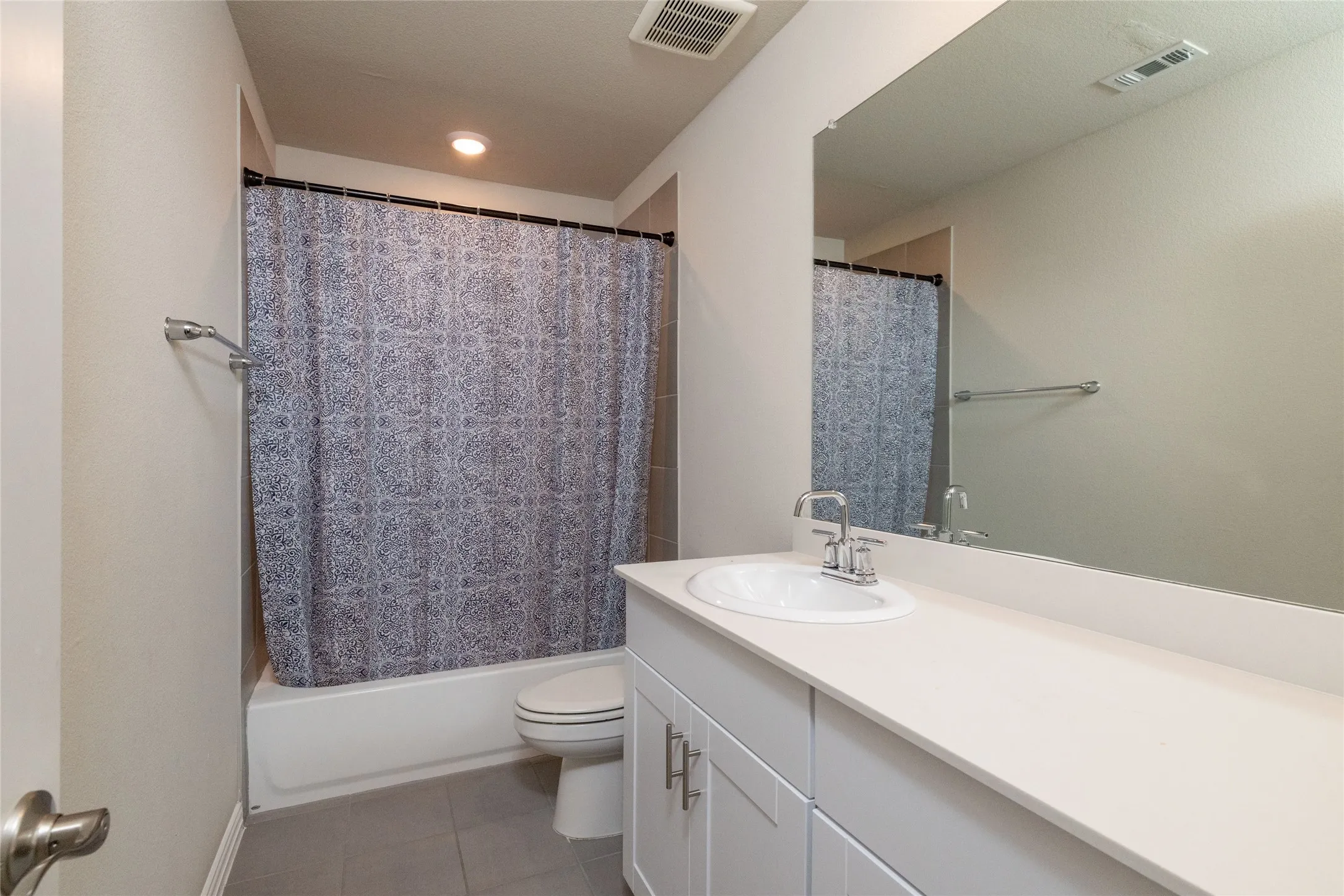 Full bath on 2nd level