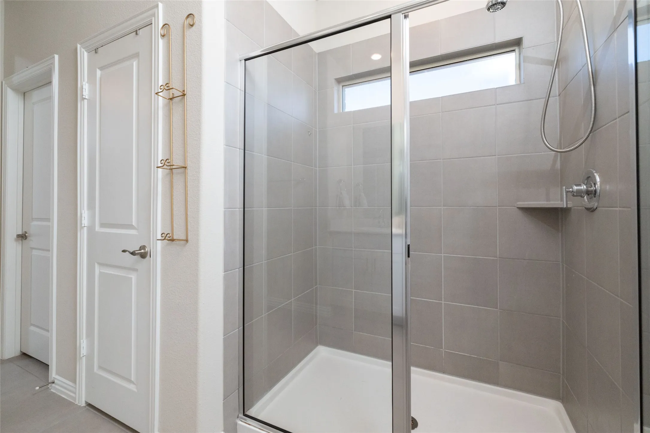 Oversize shower in primary bath