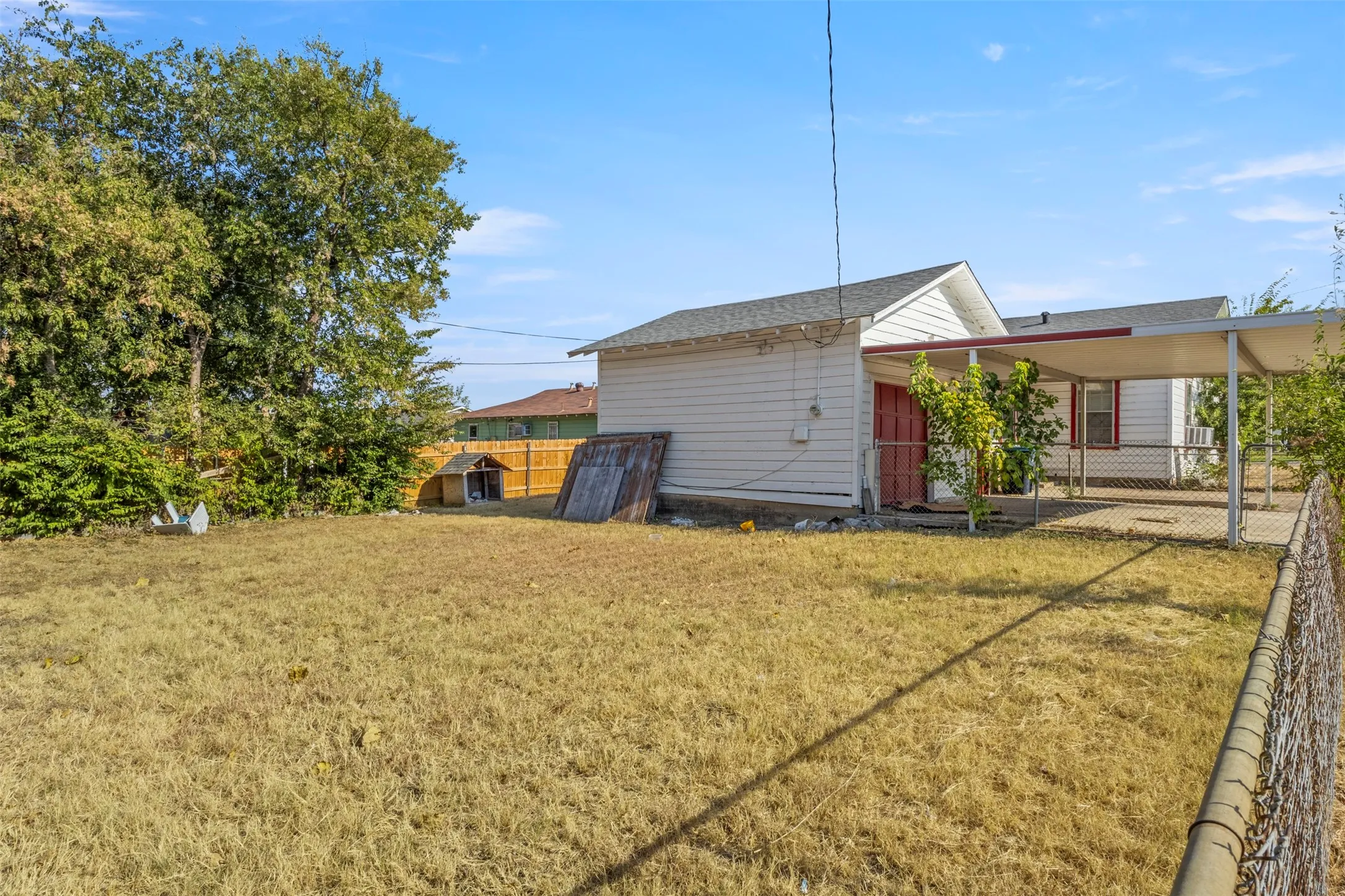 Single Family Residence For Sale in Tarrant County , 1301 E Ramsey Avenue, Fort Worth, Texas 76104, 3 Bedroom, 1 Bathroom, 2 Garage spaces, 1,016 Sqft, built in 1953, mls#21375479, Real Estate Agent in Fort Worth, Homes For Sale in Tarrant county, Homes For Sale in Fort Worth, Realtor in Fort Worth Texas, Real Estate Brokerage Independent Realty Texas, Luminita Cordes Realtor