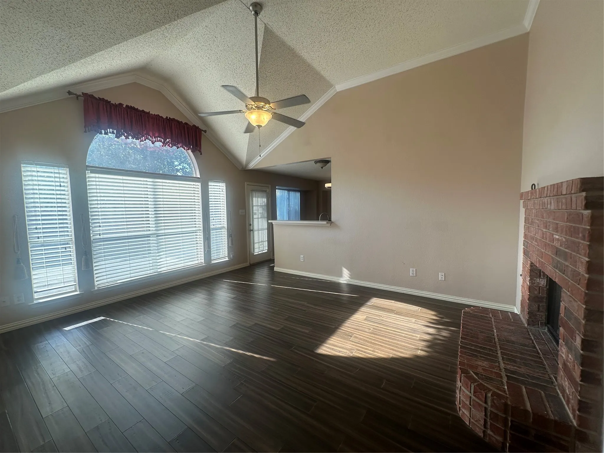 Single Family Residence For Rent in Tarrant County , 6705 Cambrian Way, Fort Worth, Texas 76137, 4 Bedroom, 2 Bathroom, 2 Garage spaces, 2,314 Sqft, built in 1999, mls#21372148, Real Estate Agent in Fort Worth, Homes For Rent in Tarrant county, Homes For Rent in Fort Worth, Realtor in Fort Worth Texas, Real Estate Brokerage Independent Realty Texas, Luminita Cordes Realtor