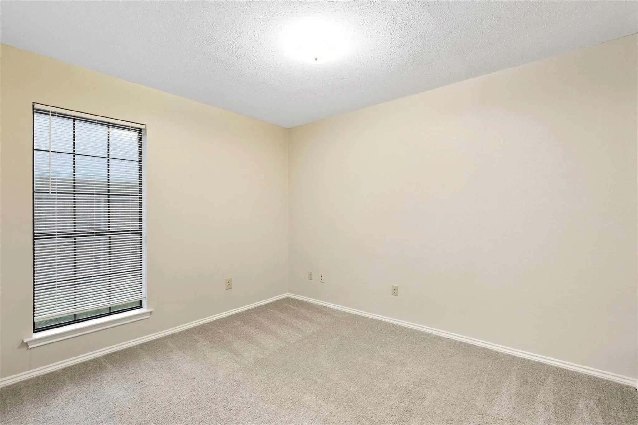 Duplex For Rent in Collin County , 4020 San Mateo Drive, Plano, Texas 75093, 3 Bedroom, 2 Bathroom, 2 Garage spaces, 1,550 Sqft, built in 1982, mls#21375453, Real Estate Agent in Plano, Homes For Rent in Collin county, Homes For Rent in Plano, Realtor in Plano Texas, Real Estate Brokerage Independent Realty Texas, Luminita Cordes Realtor