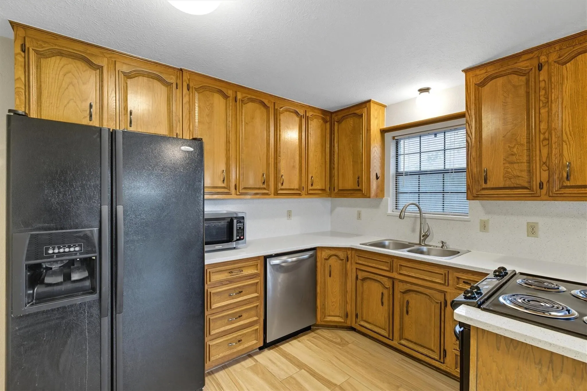 Duplex For Rent in Collin County , 4020 San Mateo Drive, Plano, Texas 75093, 3 Bedroom, 2 Bathroom, 2 Garage spaces, 1,550 Sqft, built in 1982, mls#21375453, Real Estate Agent in Plano, Homes For Rent in Collin county, Homes For Rent in Plano, Realtor in Plano Texas, Real Estate Brokerage Independent Realty Texas, Luminita Cordes Realtor