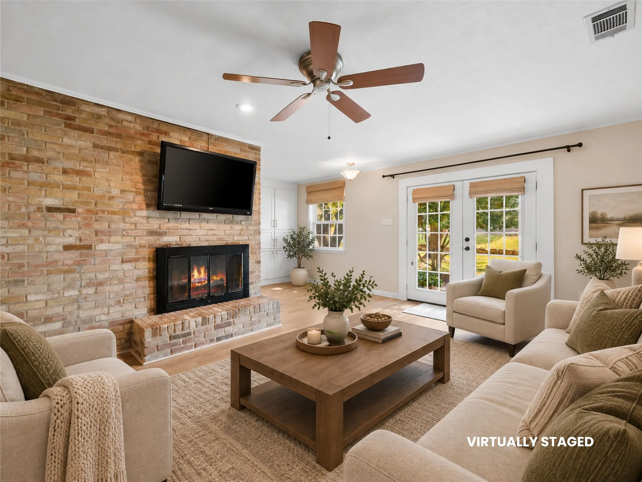 Single Family Residence For Sale in Rockwall County , 501 Ridgeview Drive, Rockwall, Texas 75087, 3 Bedroom, 2 Bathroom, 2 Garage spaces, 1,755 Sqft, built in 1968, mls#21374927, Real Estate Agent in Rockwall, Homes For Sale in Rockwall county, Homes For Sale in Rockwall, Realtor in Rockwall Texas, Real Estate Brokerage Independent Realty Texas, Luminita Cordes Realtor