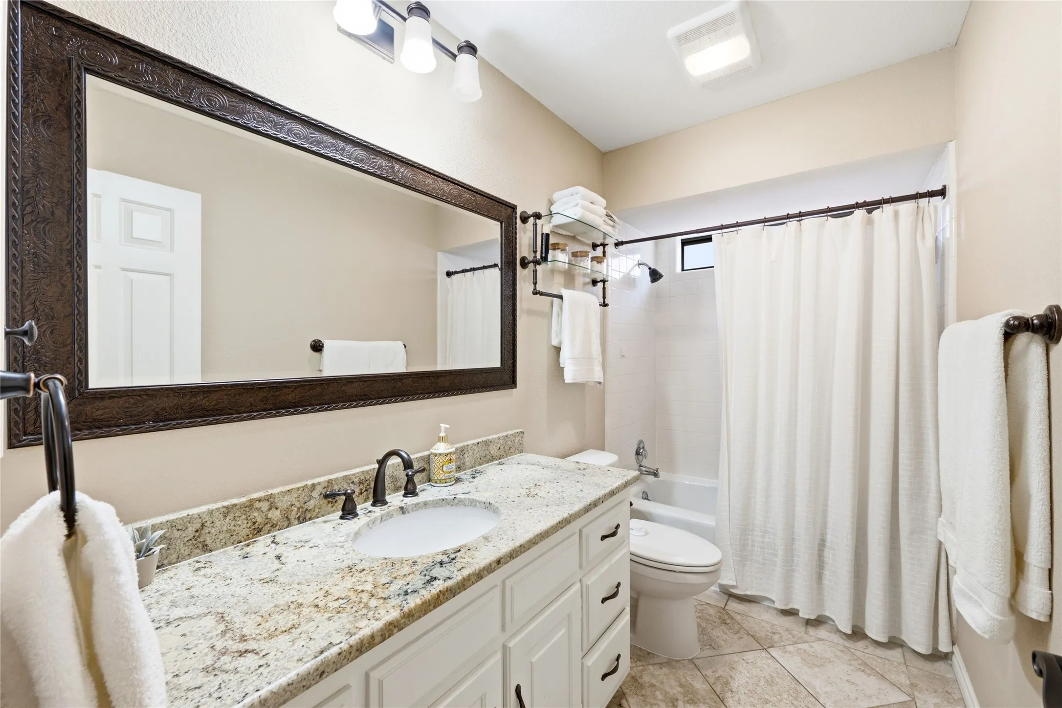 Single Family Residence For Sale in Tarrant County , 3005 Glasgow Drive, Arlington, Texas 76015, 3 Bedroom, 3 Bathroom, 2 Garage spaces, 3,218 Sqft, built in 1978, mls#21373526, Real Estate Agent in Arlington, Homes For Sale in Tarrant county, Homes For Sale in Arlington, Realtor in Arlington Texas, Real Estate Brokerage Independent Realty Texas, Luminita Cordes Realtor