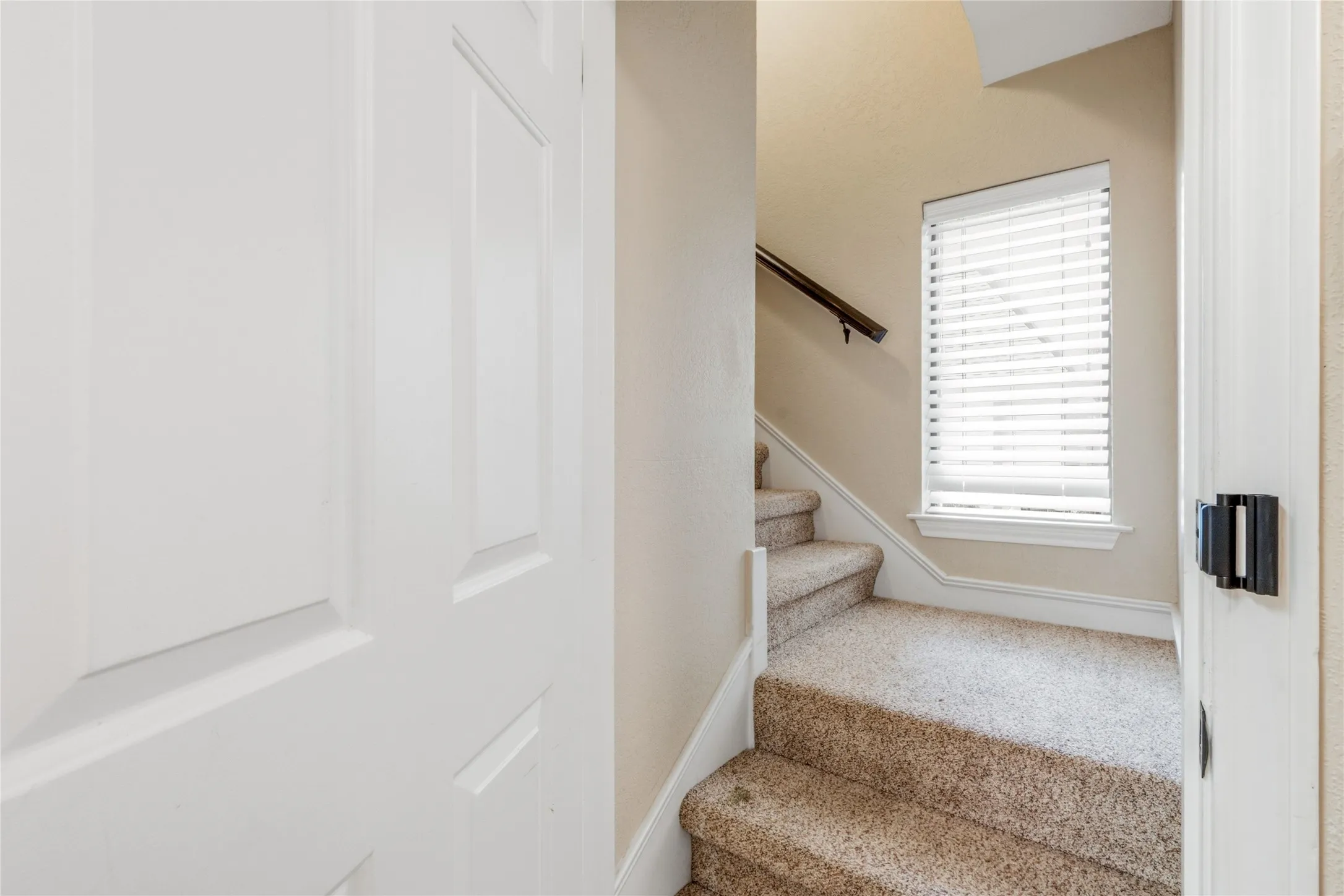 Single Family Residence For Sale in Tarrant County , 3005 Glasgow Drive, Arlington, Texas 76015, 3 Bedroom, 3 Bathroom, 2 Garage spaces, 3,218 Sqft, built in 1978, mls#21373526, Real Estate Agent in Arlington, Homes For Sale in Tarrant county, Homes For Sale in Arlington, Realtor in Arlington Texas, Real Estate Brokerage Independent Realty Texas, Luminita Cordes Realtor