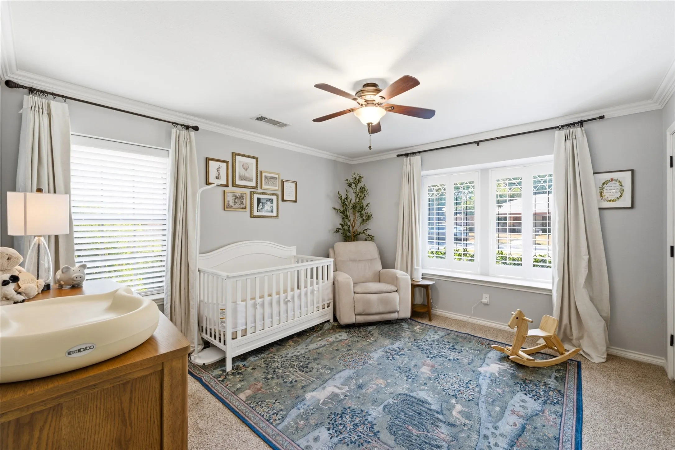 Single Family Residence For Sale in Tarrant County , 3005 Glasgow Drive, Arlington, Texas 76015, 3 Bedroom, 3 Bathroom, 2 Garage spaces, 3,218 Sqft, built in 1978, mls#21373526, Real Estate Agent in Arlington, Homes For Sale in Tarrant county, Homes For Sale in Arlington, Realtor in Arlington Texas, Real Estate Brokerage Independent Realty Texas, Luminita Cordes Realtor
