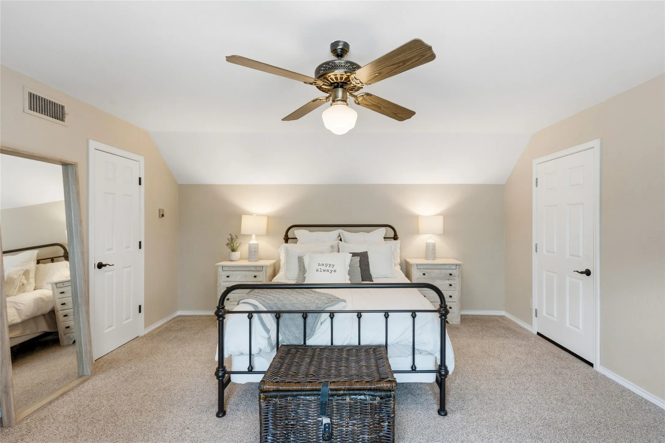 Single Family Residence For Sale in Tarrant County , 3005 Glasgow Drive, Arlington, Texas 76015, 3 Bedroom, 3 Bathroom, 2 Garage spaces, 3,218 Sqft, built in 1978, mls#21373526, Real Estate Agent in Arlington, Homes For Sale in Tarrant county, Homes For Sale in Arlington, Realtor in Arlington Texas, Real Estate Brokerage Independent Realty Texas, Luminita Cordes Realtor