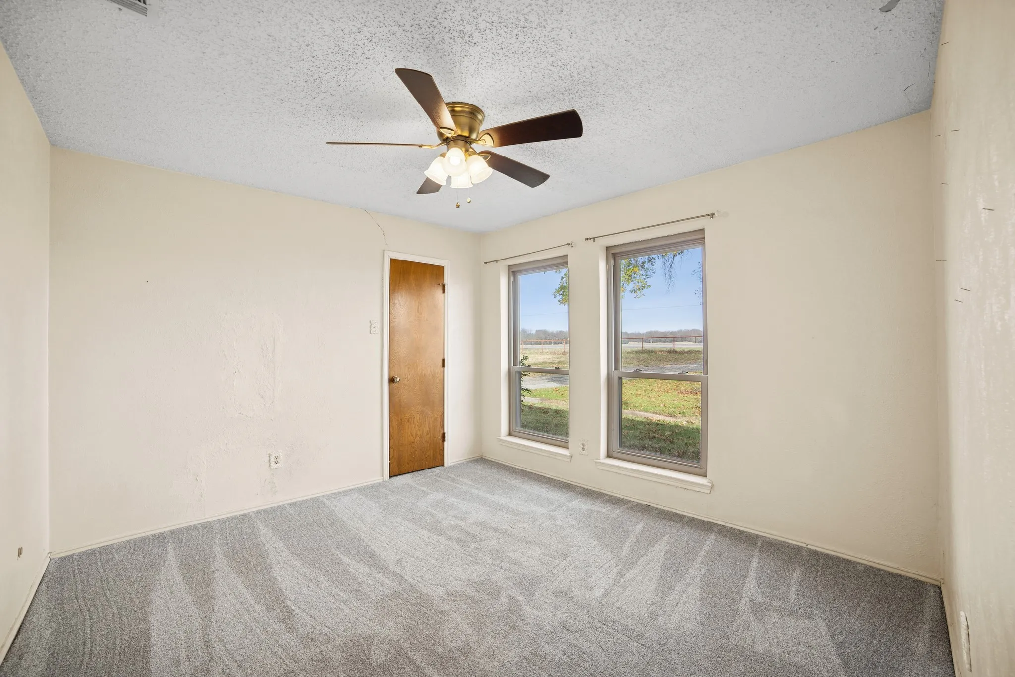 Single Family Residence For Sale in Hunt County , 8076 FM 35 Road, Royse City, Texas 75189, 4 Bedroom, 3 Bathroom, 2 Garage spaces, 2,103 Sqft, built in 1988, mls#21374815, Real Estate Agent in Royse City, Homes For Sale in Hunt county, Homes For Sale in Royse City, Realtor in Royse City Texas, Real Estate Brokerage Independent Realty Texas, Luminita Cordes Realtor