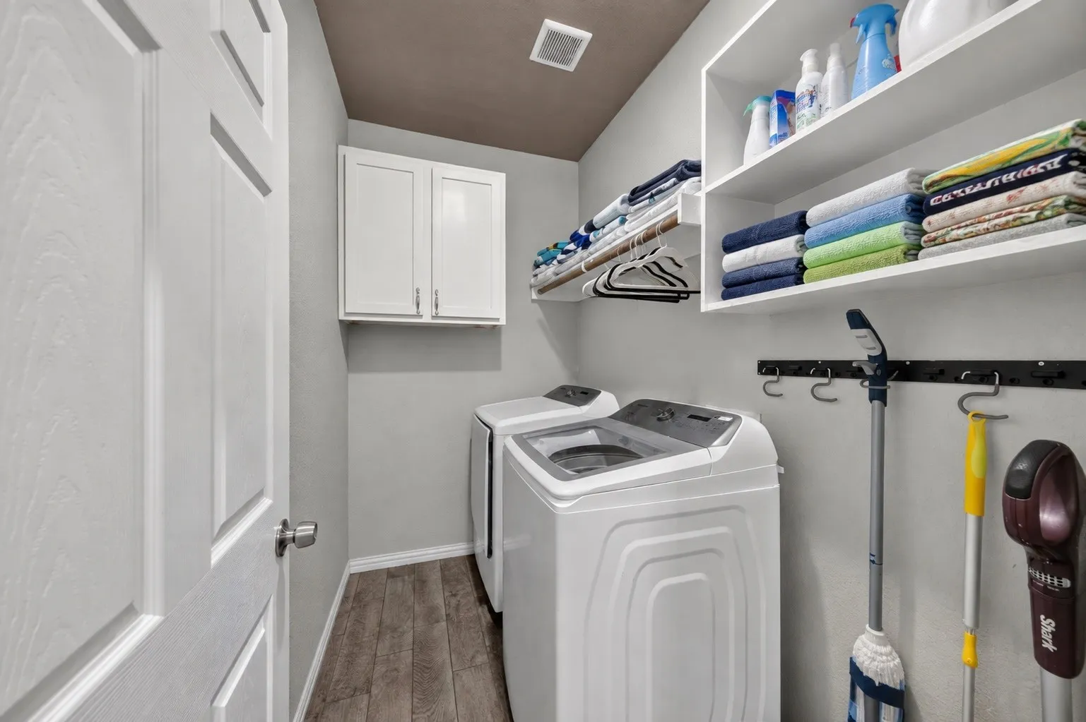 Single Family Residence For Sale in Tarrant County , 7924 Wilson Cliff Court, White Settlement, Texas 76108, 3 Bedroom, 2 Bathroom, 2 Garage spaces, 2,013 Sqft, built in 2022, mls#21374092, Real Estate Agent in White Settlement, Homes For Sale in Tarrant county, Homes For Sale in White Settlement, Realtor in White Settlement Texas, Real Estate Brokerage Independent Realty Texas, Luminita Cordes Realtor
