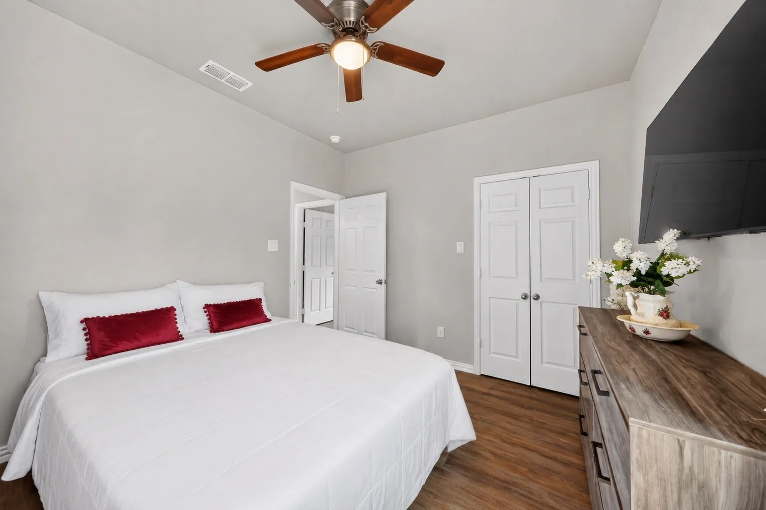 Single Family Residence For Sale in Tarrant County , 7924 Wilson Cliff Court, White Settlement, Texas 76108, 3 Bedroom, 2 Bathroom, 2 Garage spaces, 2,013 Sqft, built in 2022, mls#21374092, Real Estate Agent in White Settlement, Homes For Sale in Tarrant county, Homes For Sale in White Settlement, Realtor in White Settlement Texas, Real Estate Brokerage Independent Realty Texas, Luminita Cordes Realtor