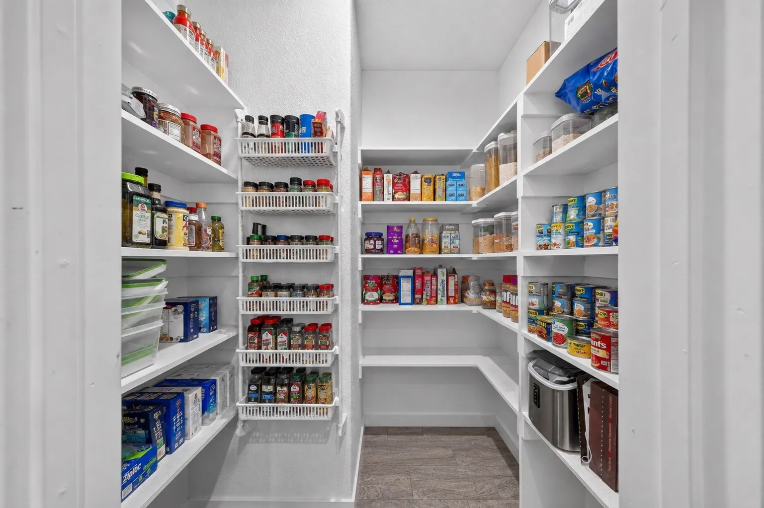 Single Family Residence For Sale in Tarrant County , 7924 Wilson Cliff Court, White Settlement, Texas 76108, 3 Bedroom, 2 Bathroom, 2 Garage spaces, 2,013 Sqft, built in 2022, mls#21374092, Real Estate Agent in White Settlement, Homes For Sale in Tarrant county, Homes For Sale in White Settlement, Realtor in White Settlement Texas, Real Estate Brokerage Independent Realty Texas, Luminita Cordes Realtor