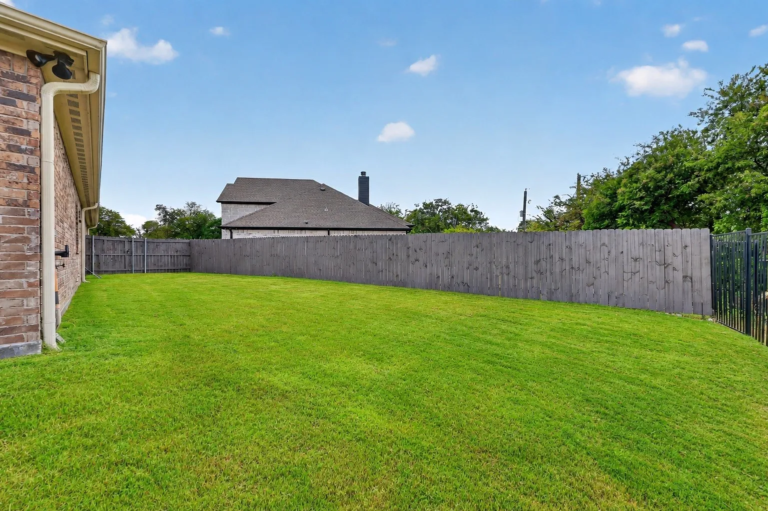 Single Family Residence For Sale in Tarrant County , 7924 Wilson Cliff Court, White Settlement, Texas 76108, 3 Bedroom, 2 Bathroom, 2 Garage spaces, 2,013 Sqft, built in 2022, mls#21374092, Real Estate Agent in White Settlement, Homes For Sale in Tarrant county, Homes For Sale in White Settlement, Realtor in White Settlement Texas, Real Estate Brokerage Independent Realty Texas, Luminita Cordes Realtor